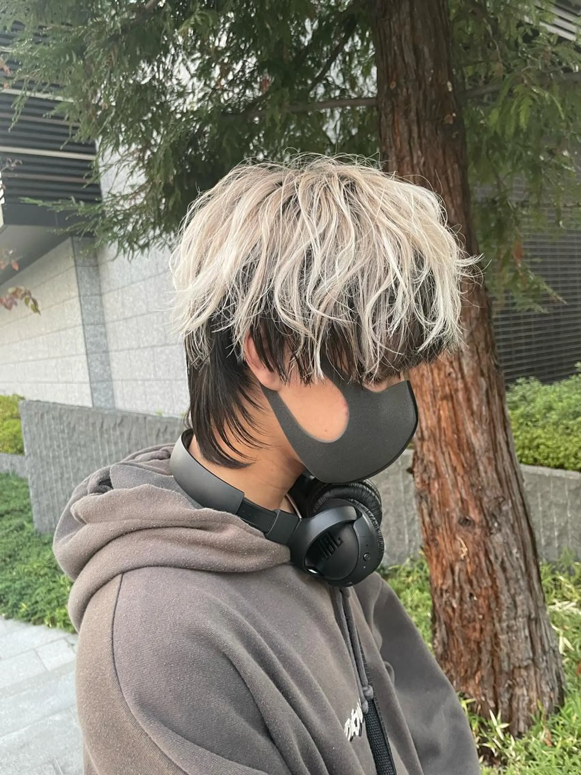 ショート メンズ メンズバレイヤージュ メンズブリーチ メンズハイライト メンズハイトーン マッシュウルフ 安田和洋 ブリーチカラー特化のヘアスタイル