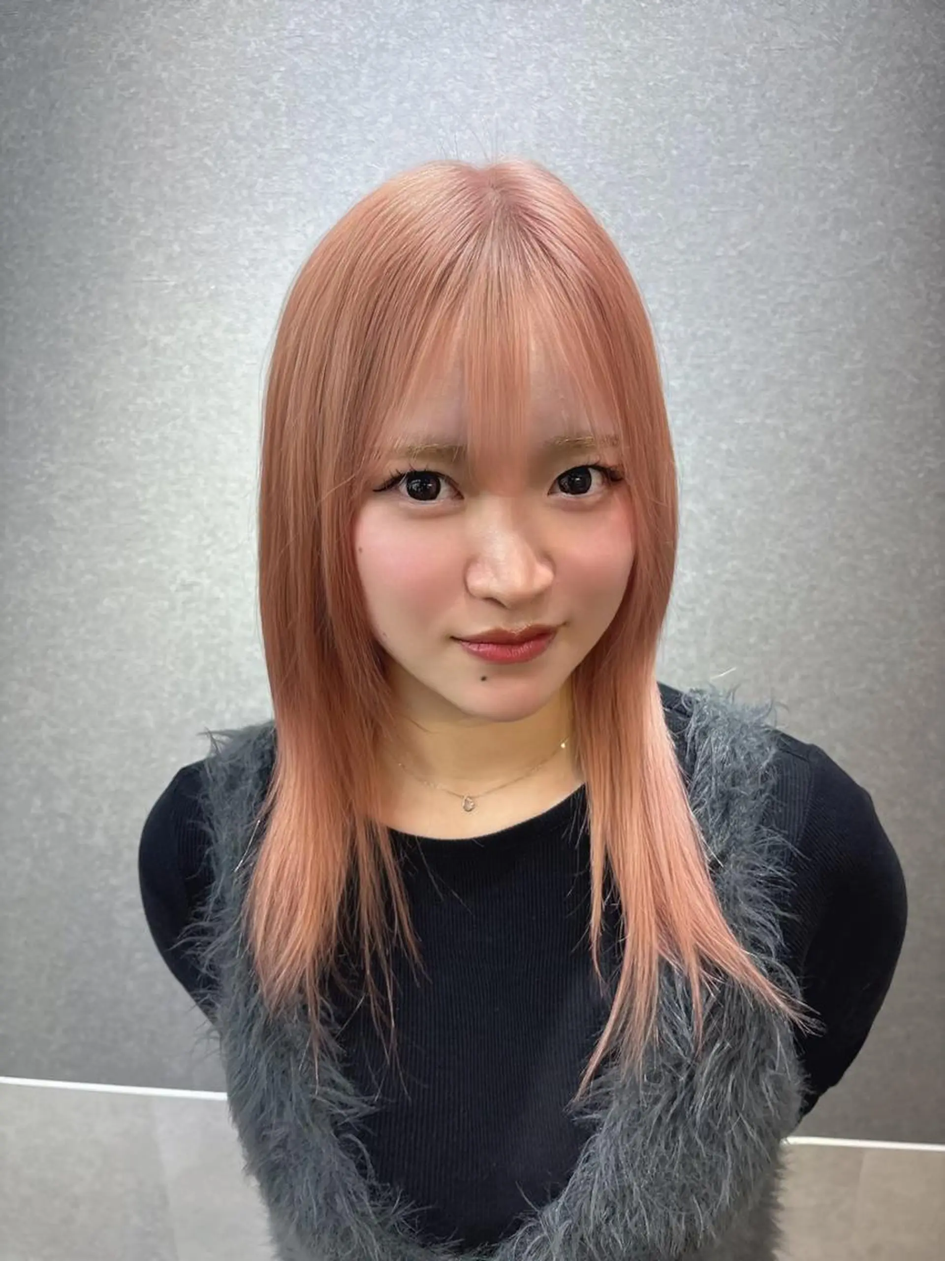 ミディアム カラー ブリーチ 透明感カラー ハイトーンカラー 韓国風ヘア レイヤーカット カット ヘアカラー トリートメント lafit ラフィット 下大利のヘアスタイル