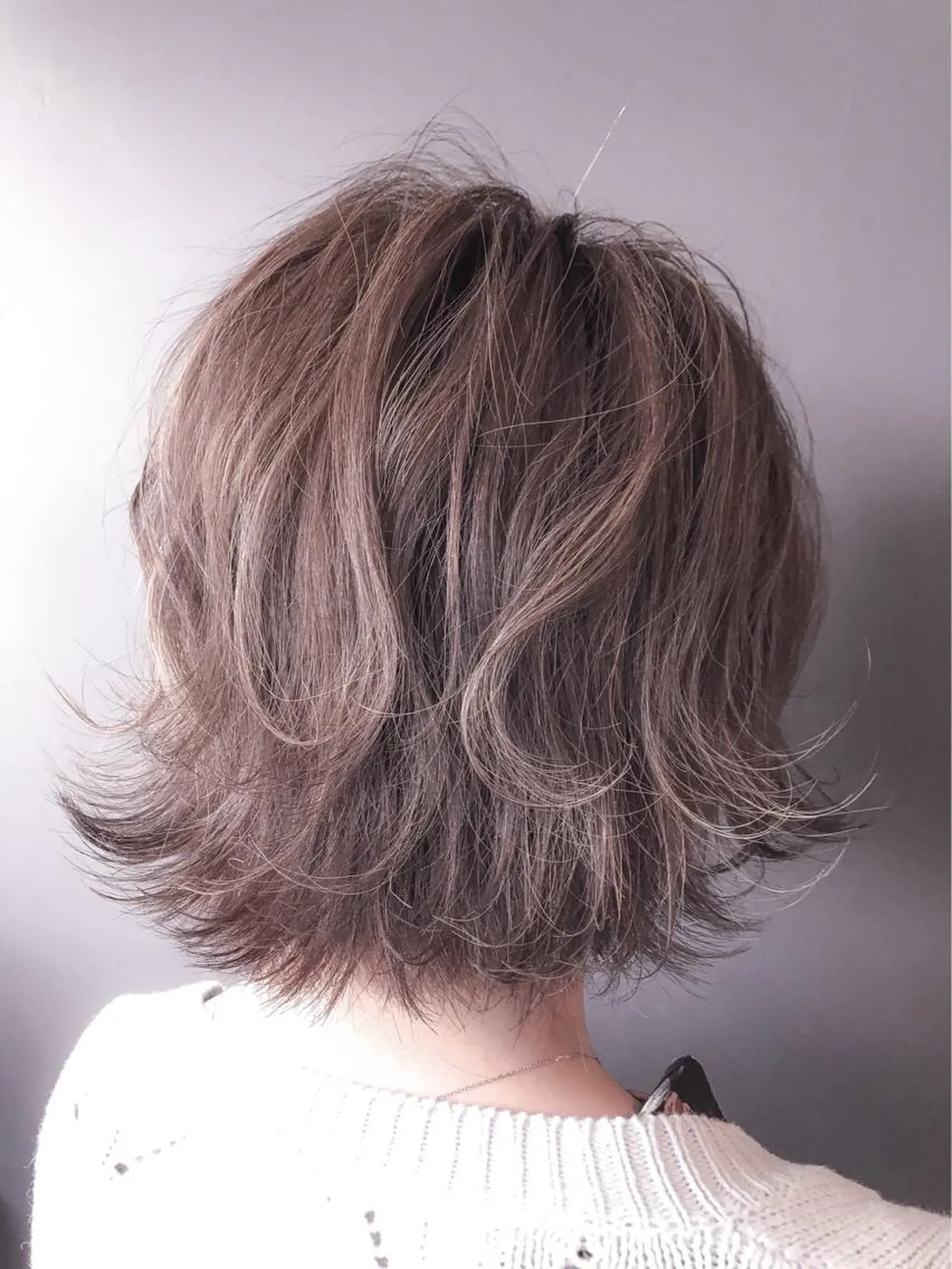 ショート カラー レイヤーカット ショートヘア 外ハネヘア ヘアカラー 田中 アキオのヘアスタイル
