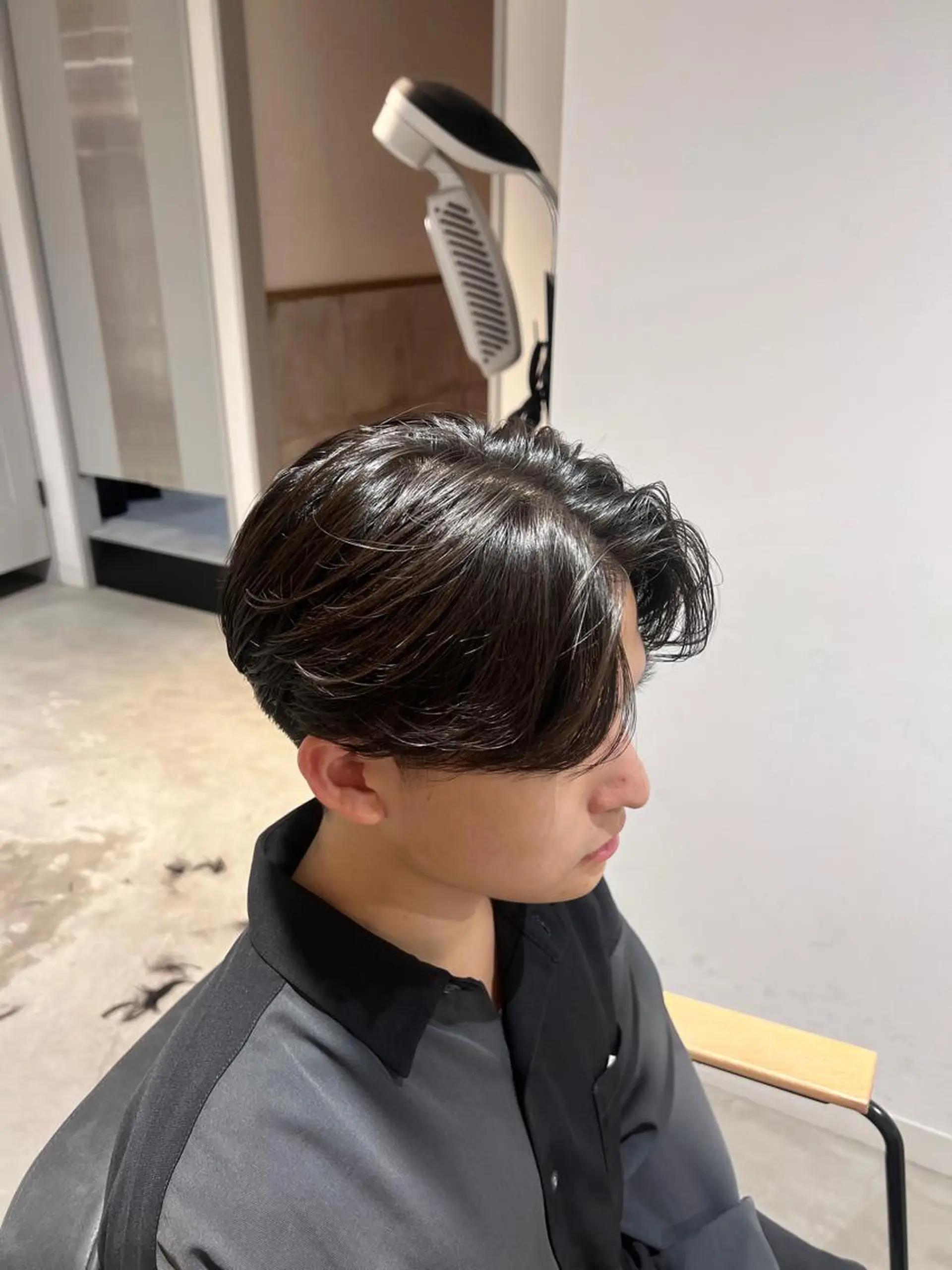 ミディアム パーマ メンズ センターパート カット ヘッドスパ メンズカットパーマ ✂️ JOYAのヘアスタイル