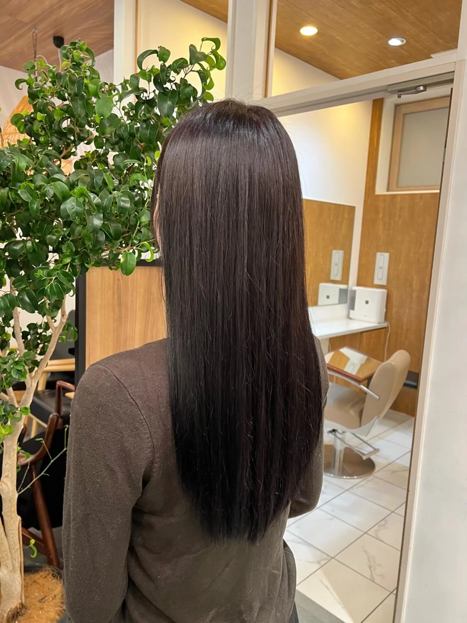 ロング カラー カワハラ ヒナコのヘアスタイル