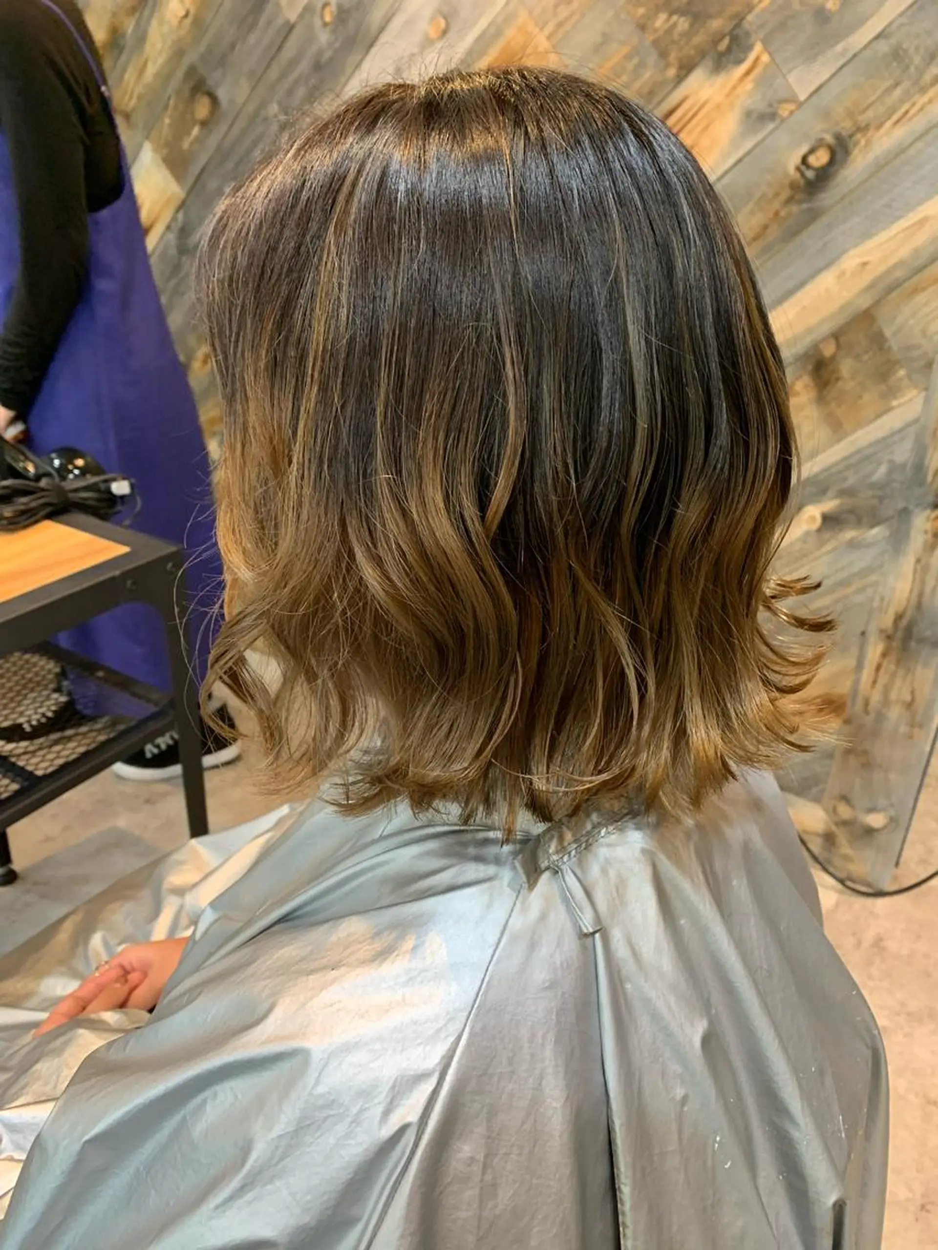 ミディアム レイヤーカット ヘアカラー トリートメント 山本 みきのヘアスタイル