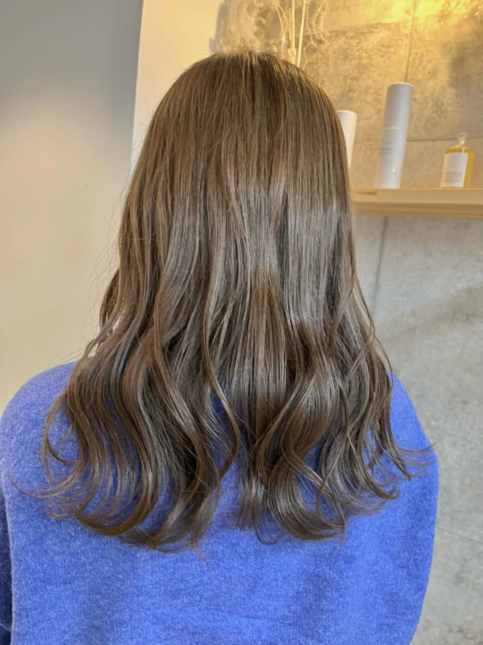 セミロング カラー ブリーチ ケアブリーチ ダブルカラー イヤリングカラー ハイライトカラー ハイトーンカラ ー/小川のヘアスタイル