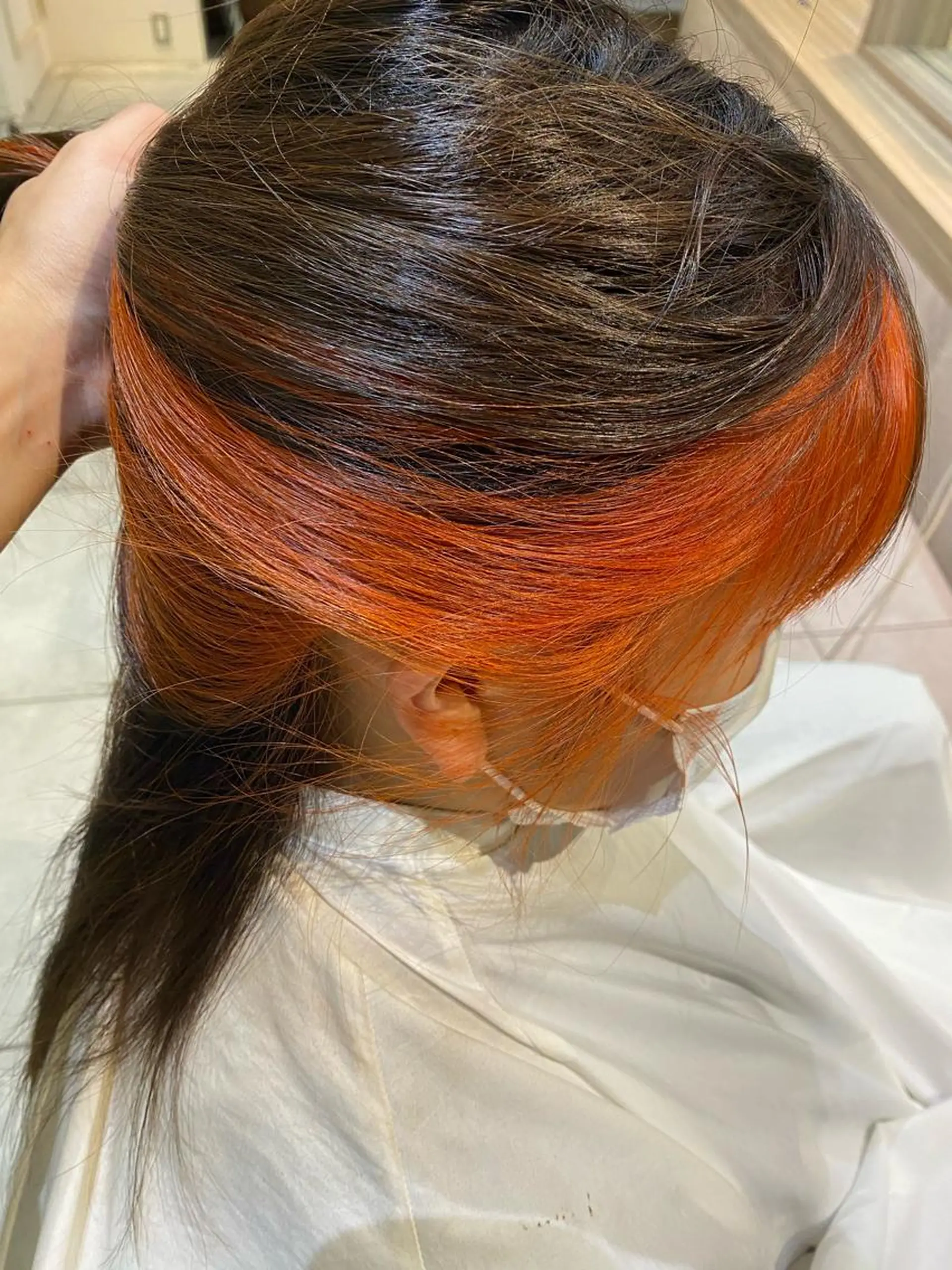 セミロング カラー オレンジ ヘアカラー 川越 輝梨奈のヘアスタイル