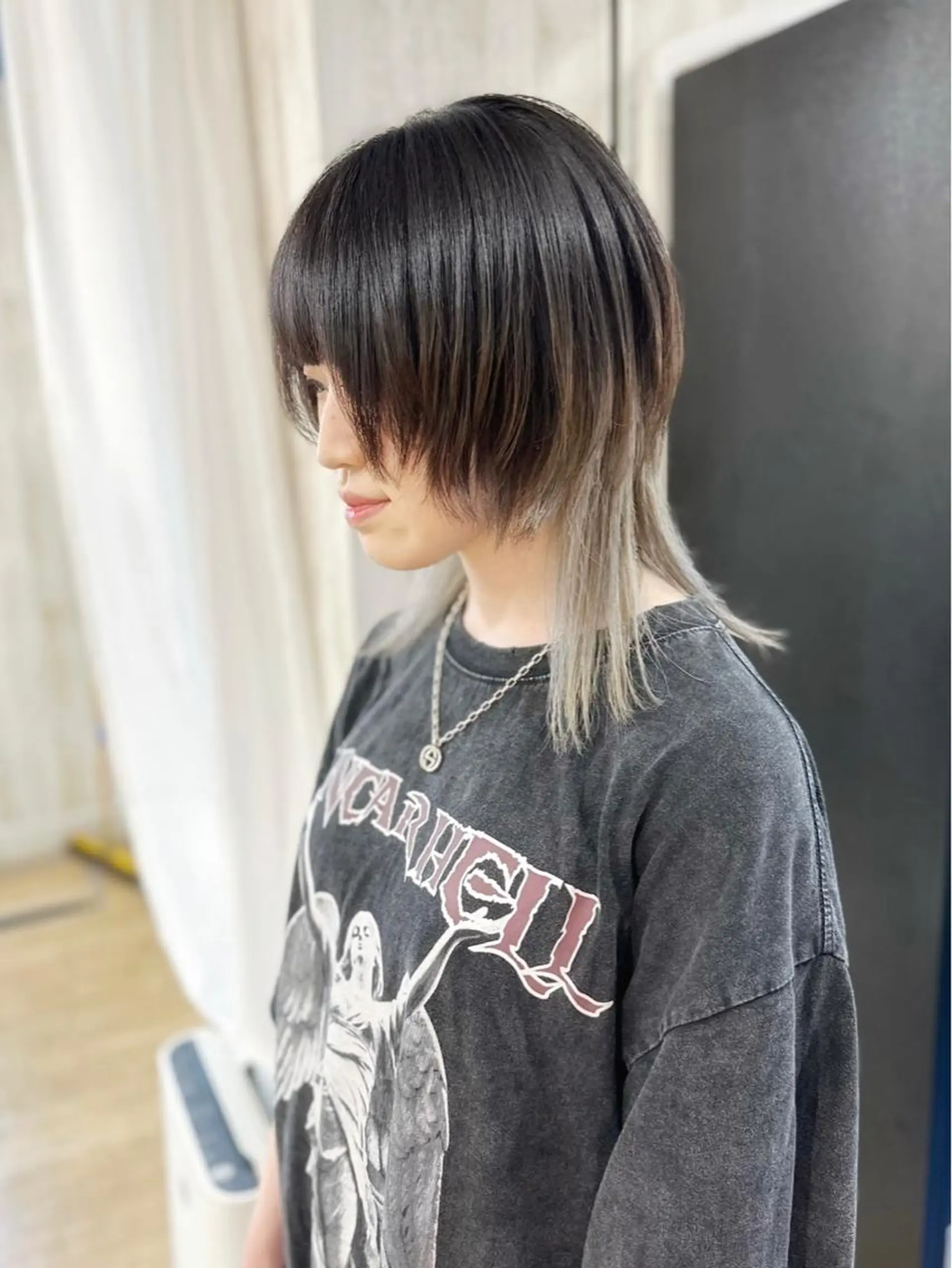 ミディアム カラー ウルフカット GATE. staffのヘアスタイル