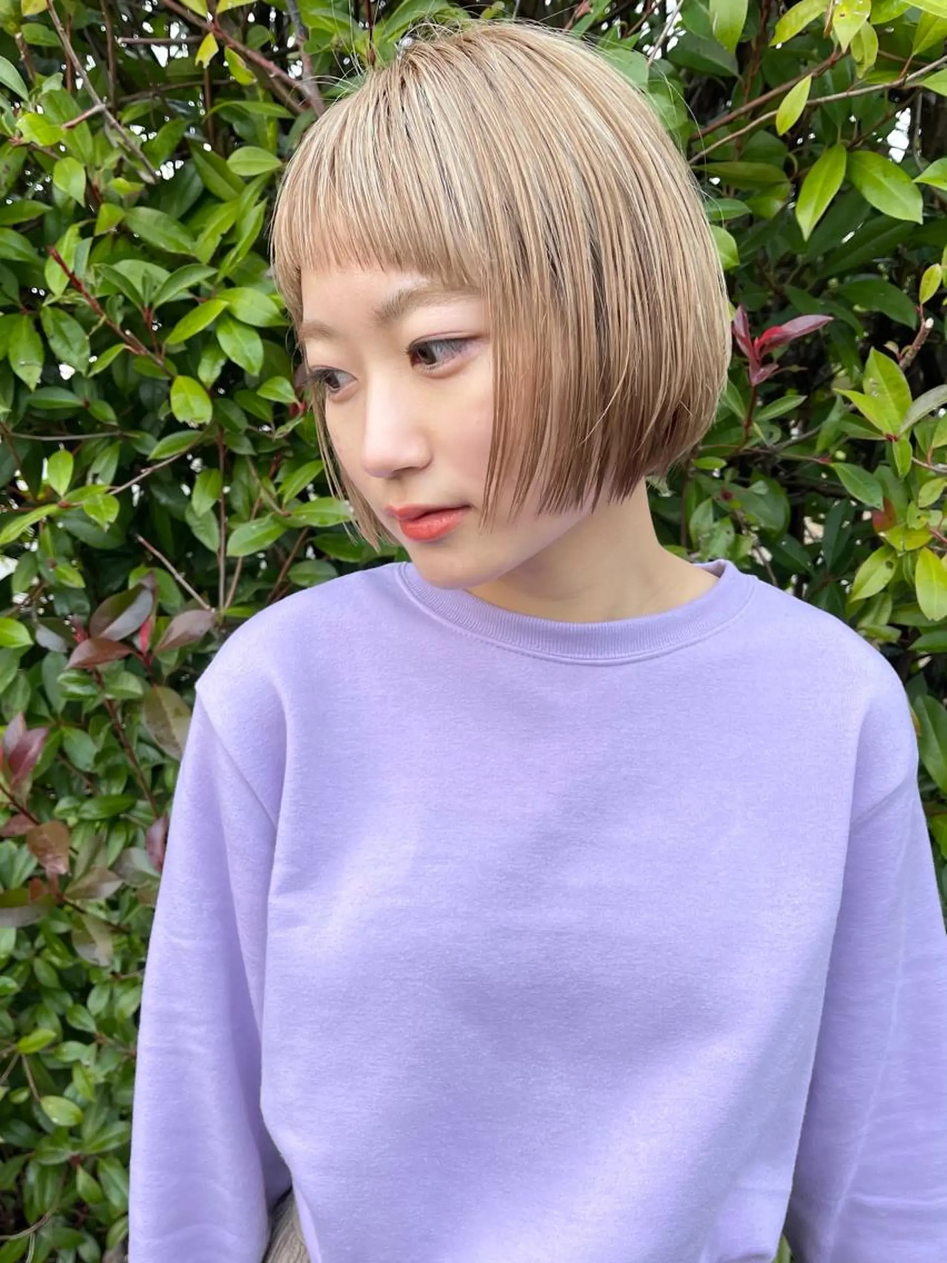 ショート カラー ベージュカラー ブリーチ ミルクティーベージュ ボブ 伸ばしかけ 大西 真人🪴のヘアスタイル