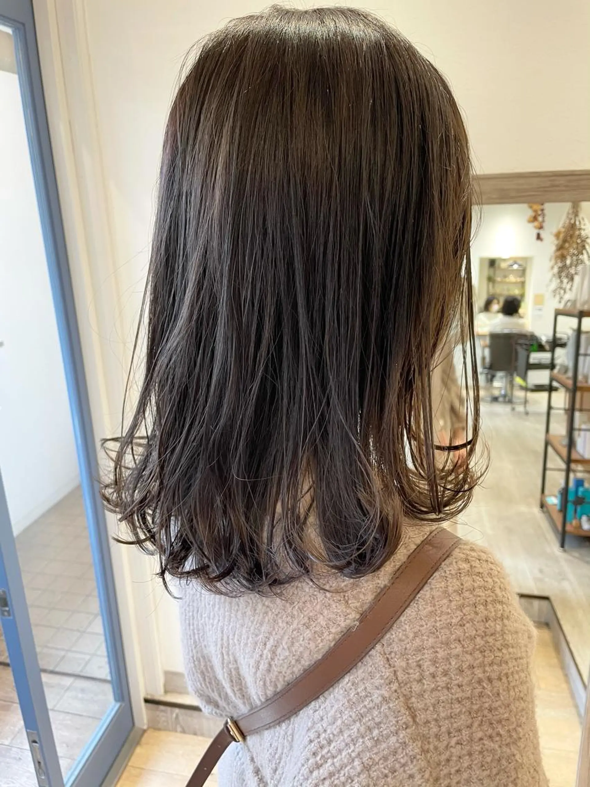 ミディアム カラー 🩰オリーブ/ ベージュ松本咲花🩰のヘアスタイル