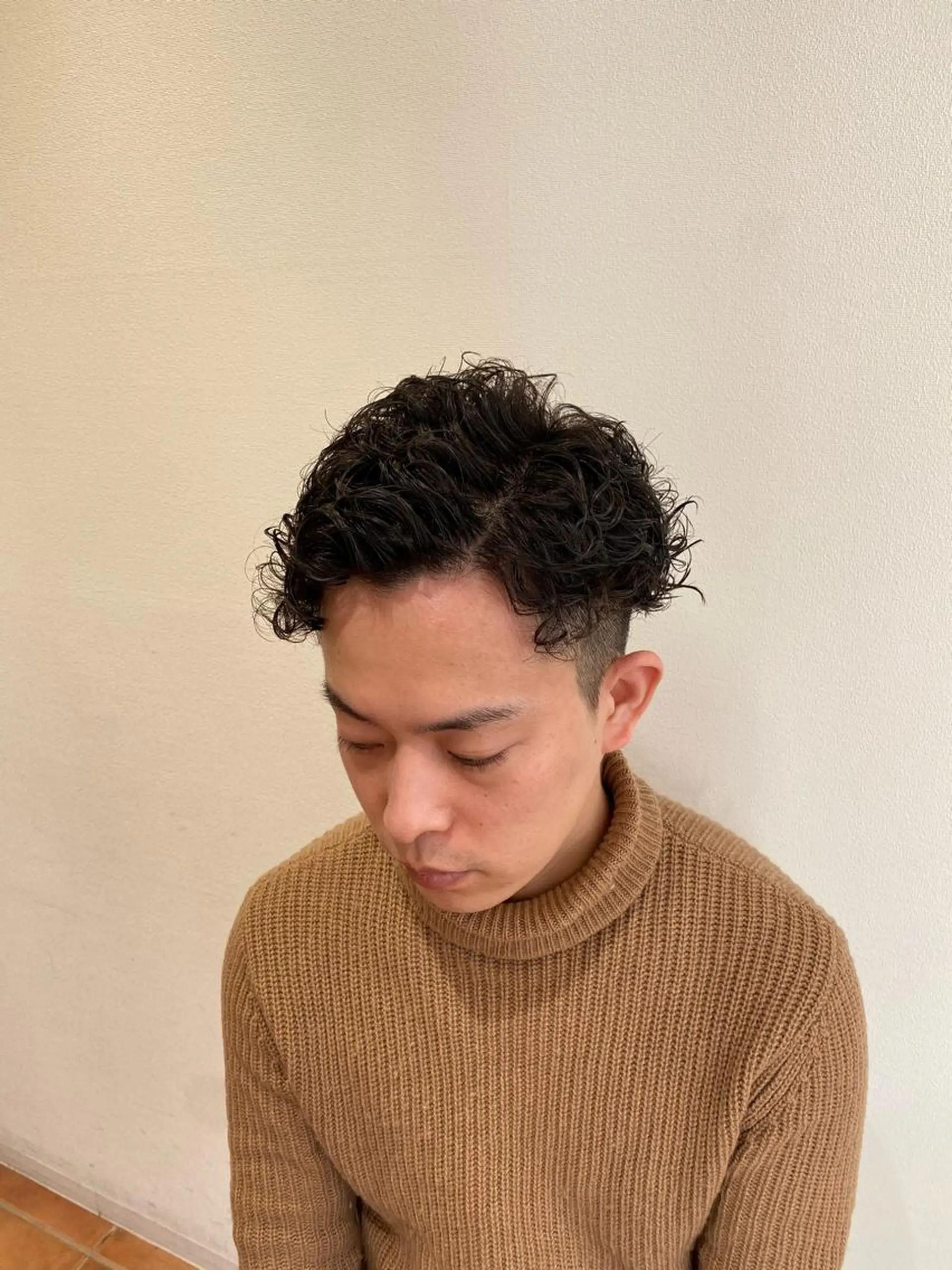 パーマ メンズ ビジネス フェードカット メンズパーマ 学生（メンズ向け） スキンフェード ☘️清潔感爆上げ☘️ 岡部恒輝のヘアスタイル