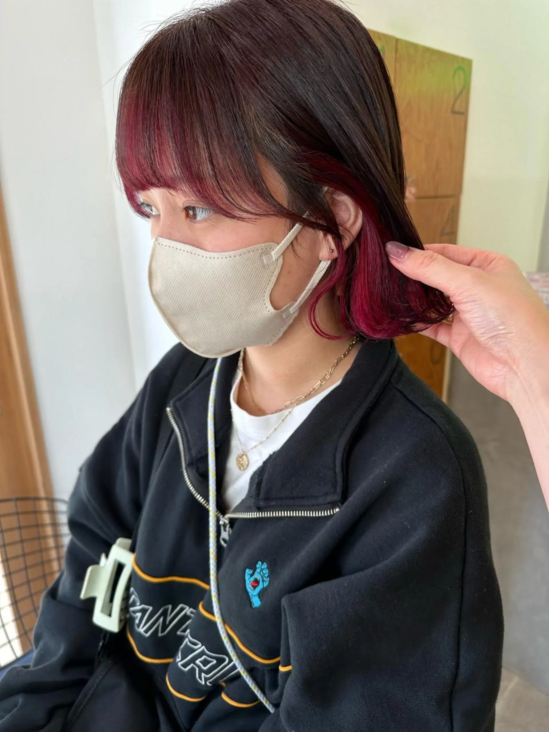 ショート ヘアカラー 中山 まどかのヘアスタイル