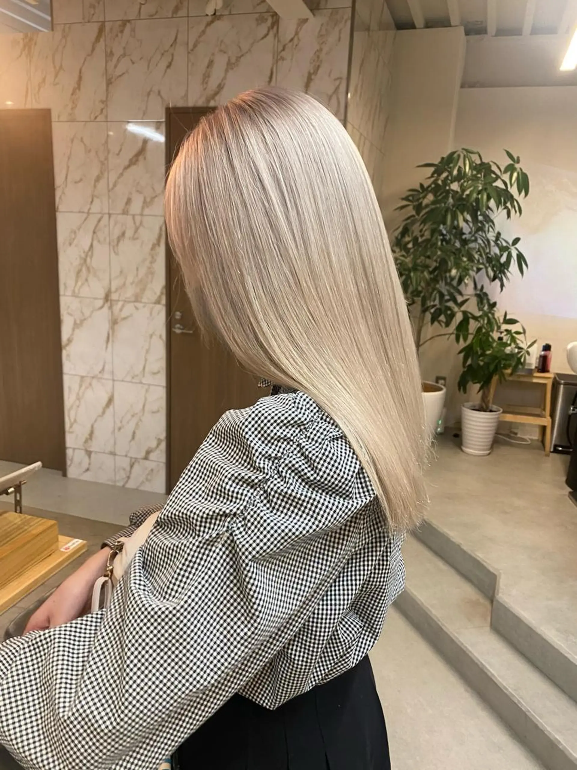 セミロング カラー ヘアカラー トリートメント ハイトーン×似合わせ 🌱中川慎之介のヘアスタイル