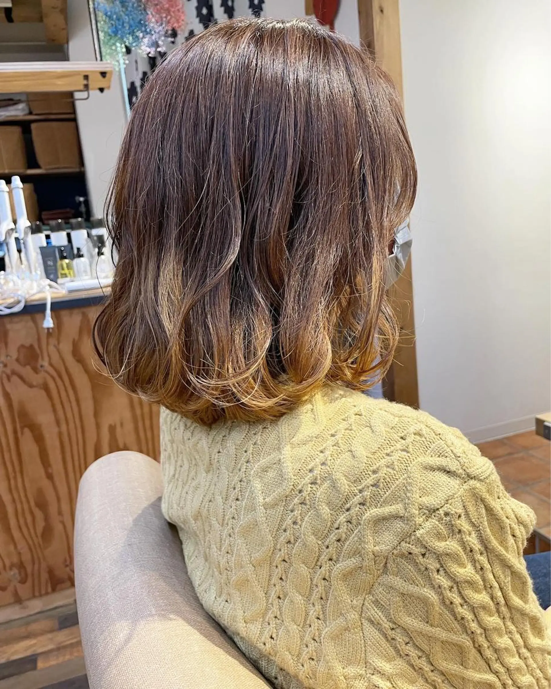 ミディアム カラー あずまぐち めぐみのヘアスタイル