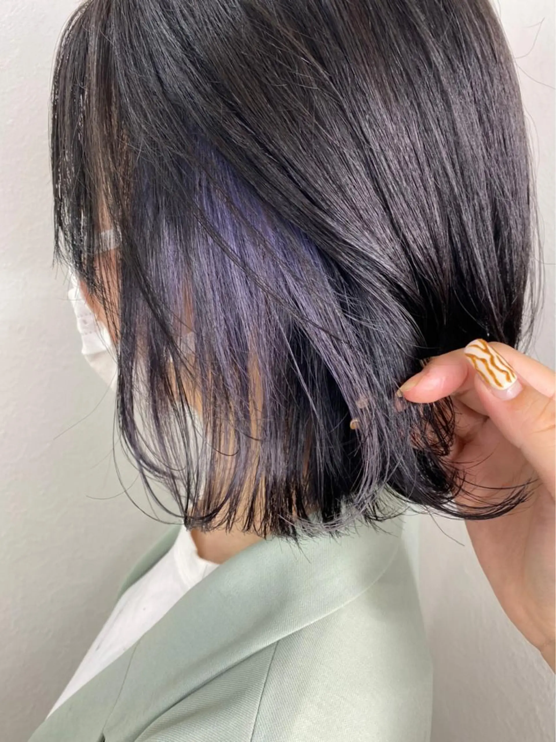 ミディアム カラー 黒髪 ブルーカラー ブルーブラック インナーカラー ラベンダーカラー 遠藤沙也加 /レイヤーカットのヘアスタイル