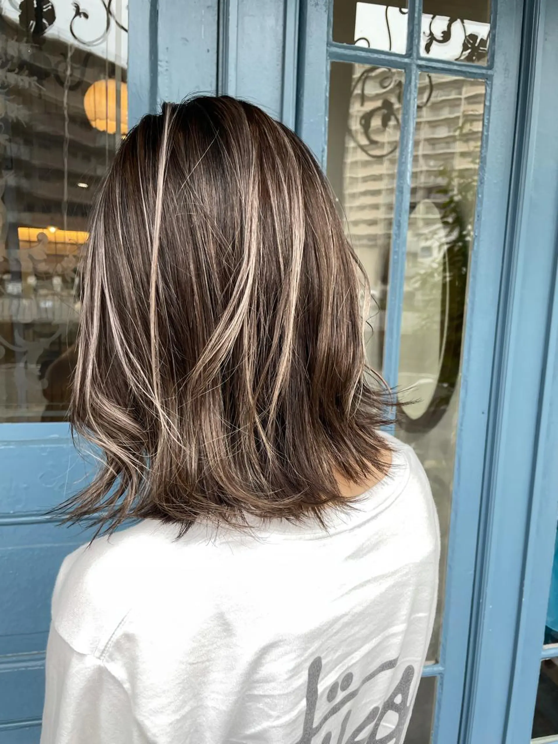 ミディアム ヘアカラー ブリーチ毛矯正.髪質 改善.髪にドラマをのヘアスタイル