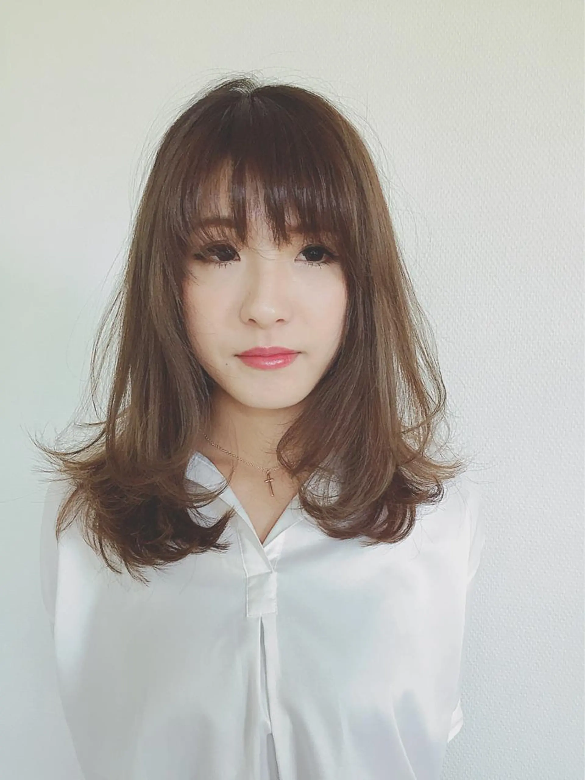 ミディアム カラー グレージュ 小酒井 智洋のヘアスタイル