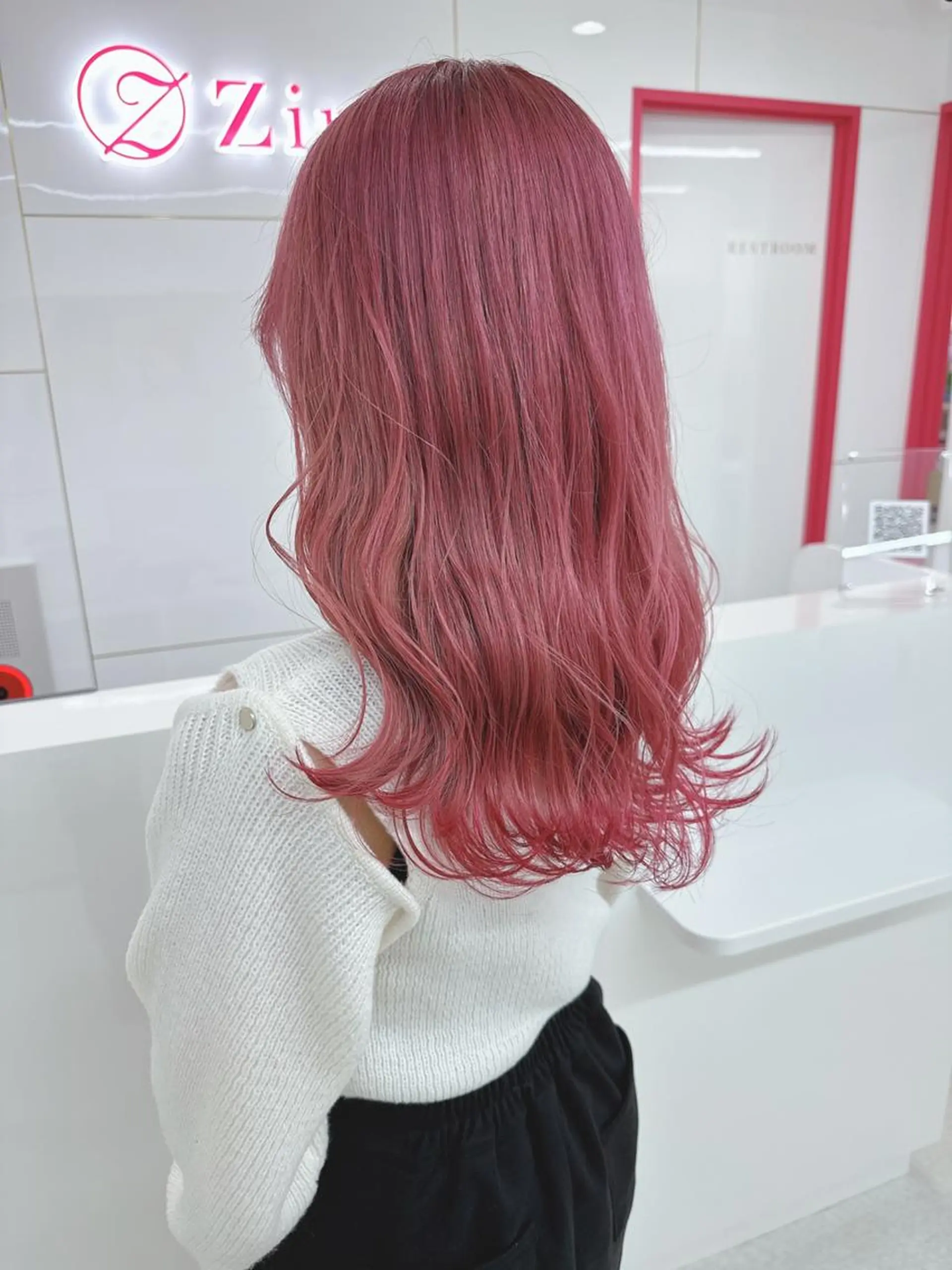 ロング カラー 切りっぱなしボブ ベージュカラー ブリーチ ケアブリーチ ケアカラー 🫧髪質改善🫧 神田紗来のヘアスタイル