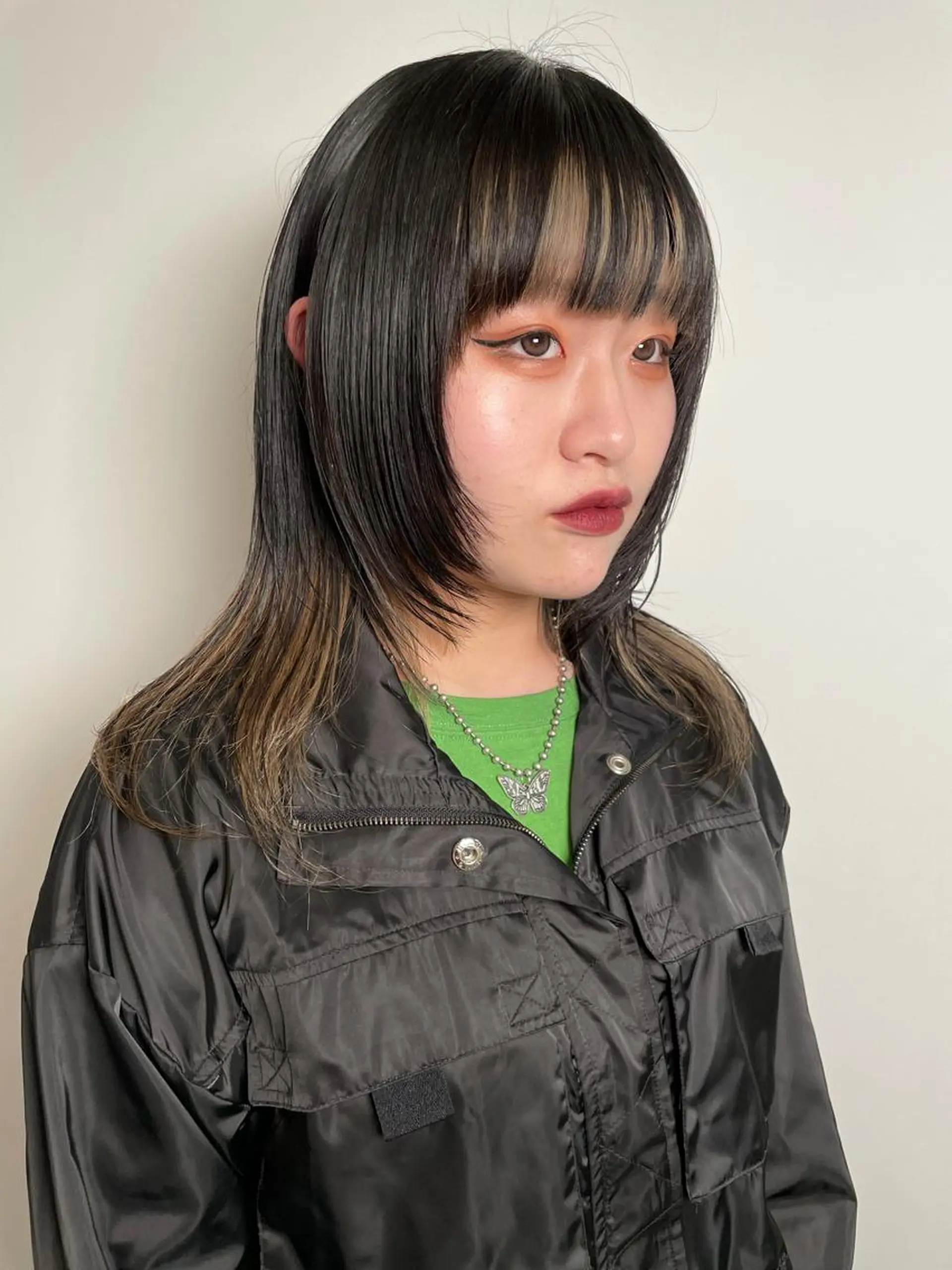 ミディアム カラー シャギー ウルフカット カット ヘアカラー トリートメント ブリーチ😼 ボブ✍️レイヤーのヘアスタイル