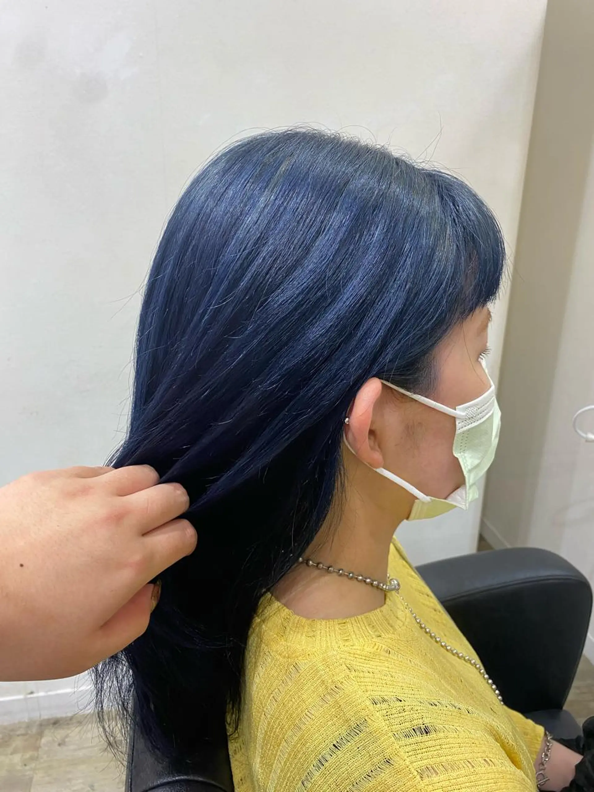 セミロング カラー Ashanti 磯崎のヘアスタイル