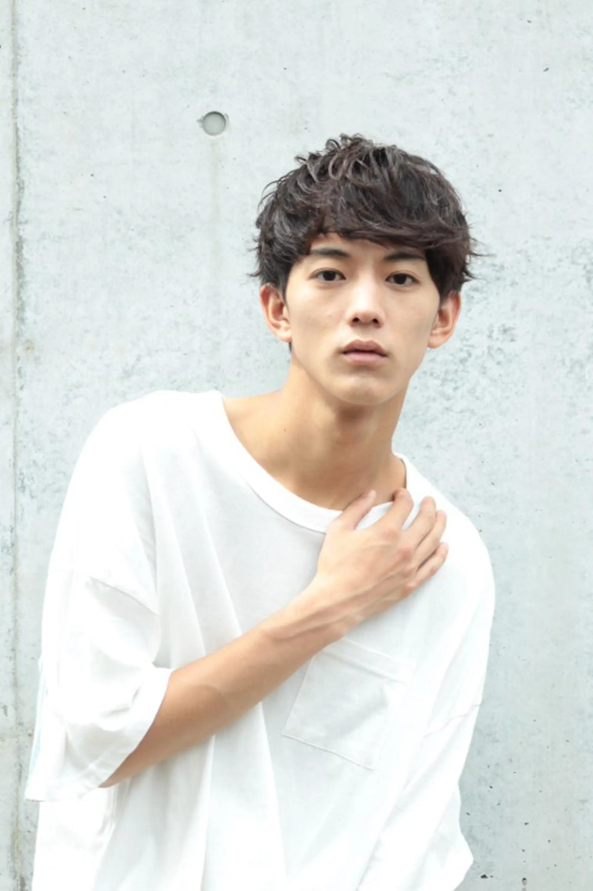 ショート カラー パーマ ヘアアレンジ メンズ メンズブリーチ メンズハイライト マッシュ メンズパーマ ブリーチ カット 【ツヤ髪美容師】 ツダケイスケのヘアスタイル