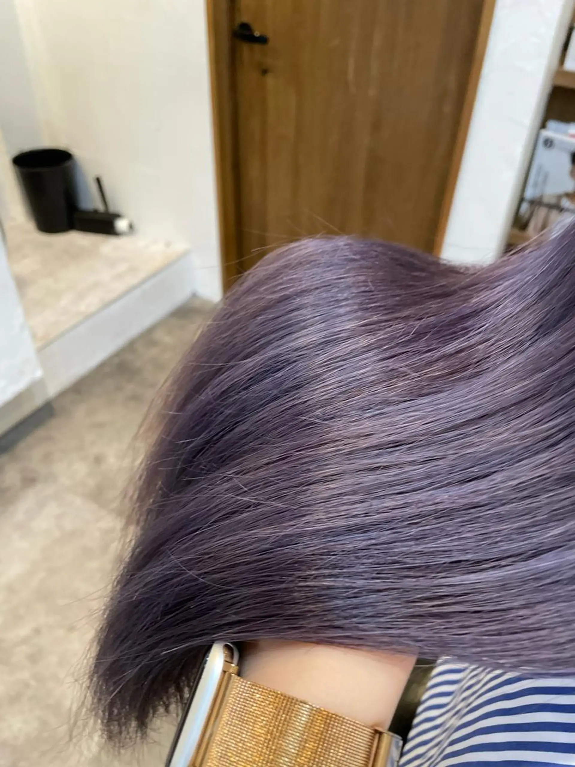 ロング ブリーチなしベージュ カラー佐藤華厘のヘアスタイル