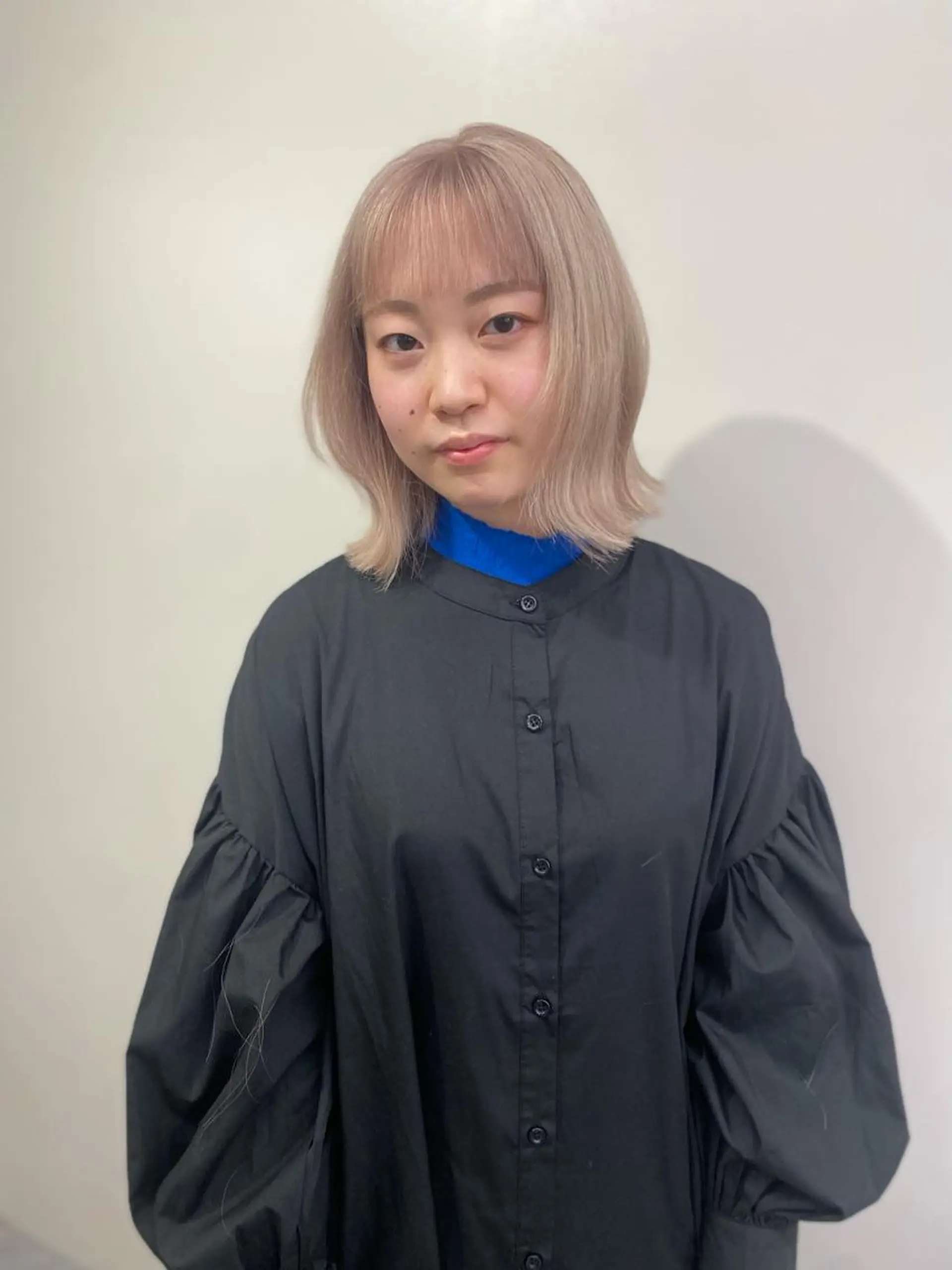 ミディアム カラー レイヤー・ブリーチ kiyotoshiのヘアスタイル