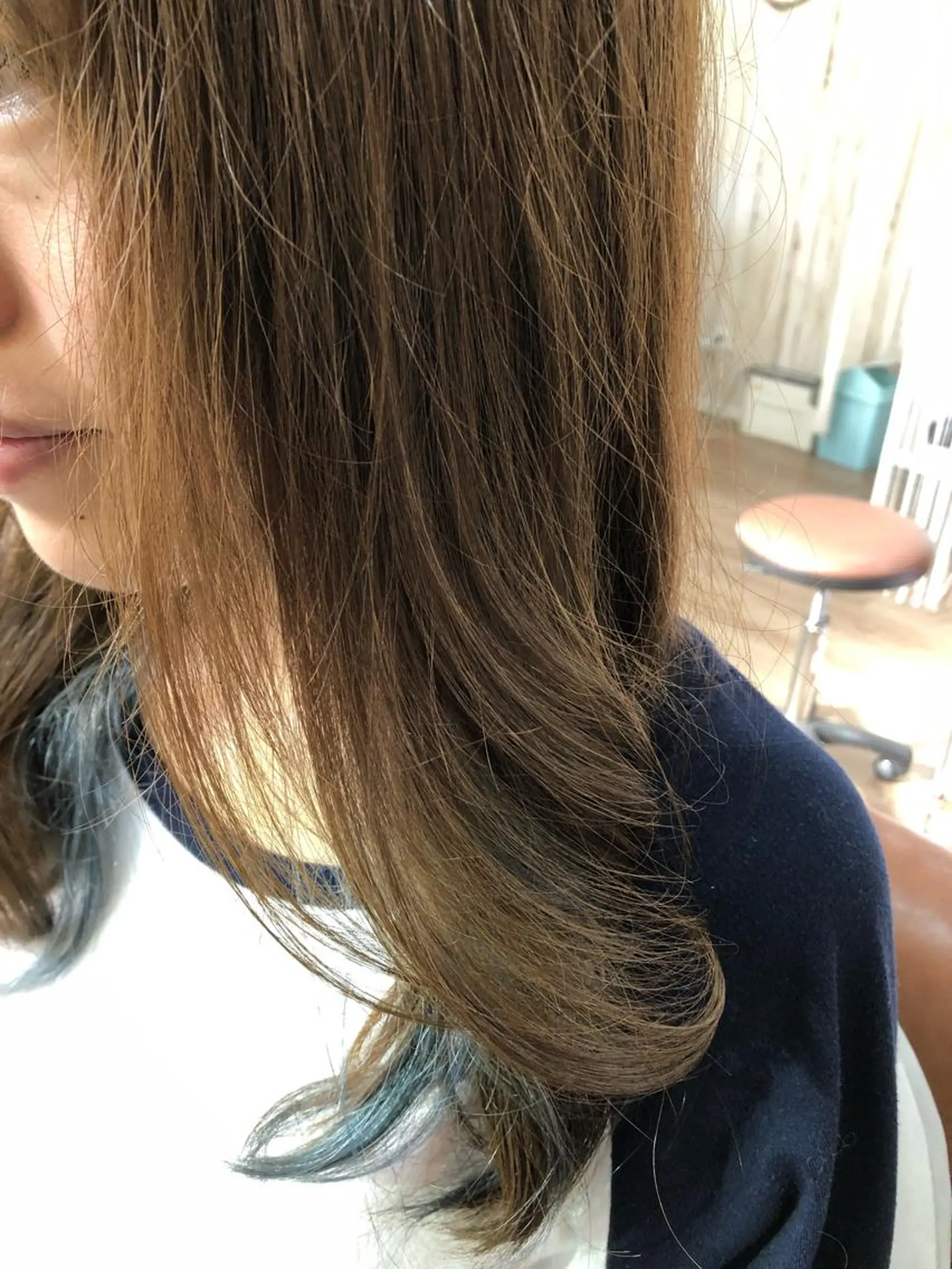 セミロング ヘアカラー トリートメント 🐆アンドウ チカコ🦓のヘアスタイル