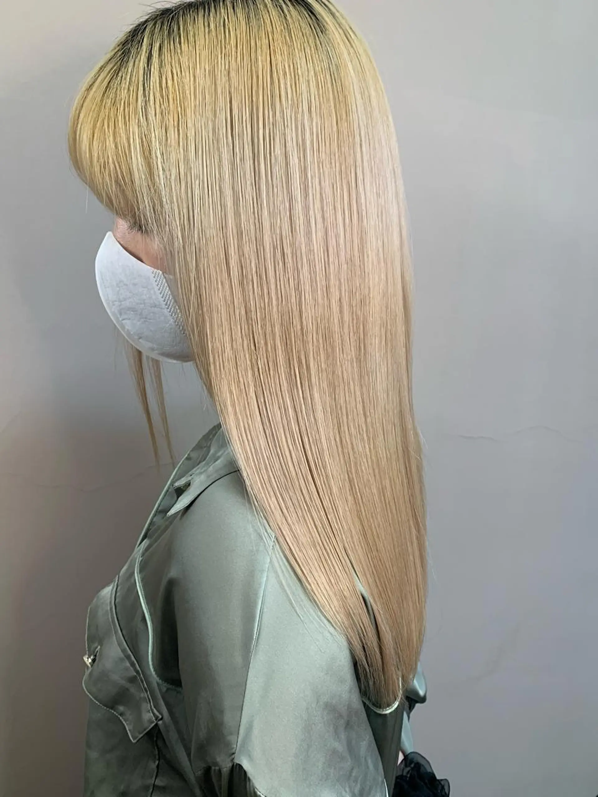 ロング カラー ハイトーン特化 川井優汰のヘアスタイル