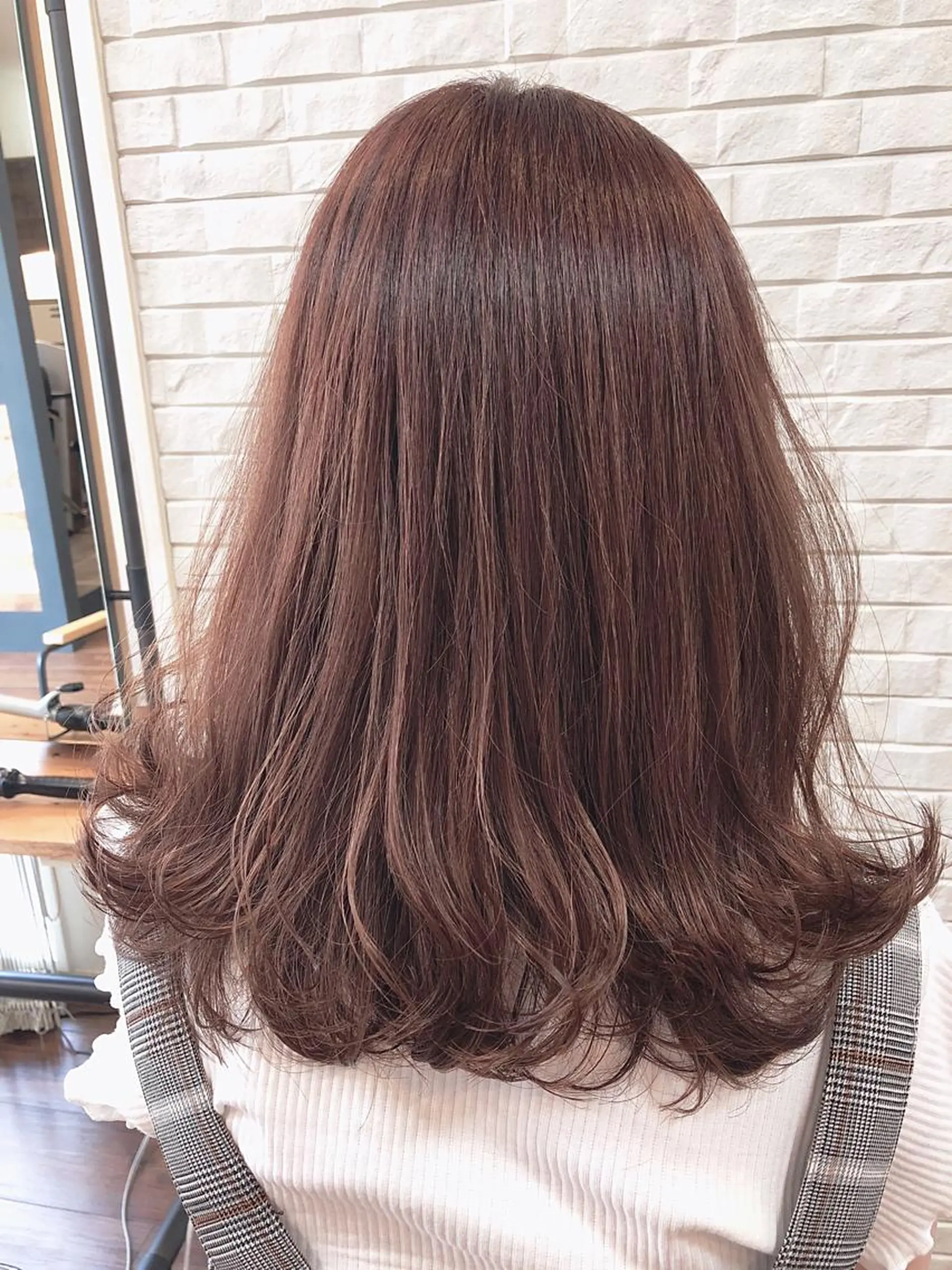 セミロング カラー 伊藤 さやかのヘアスタイル