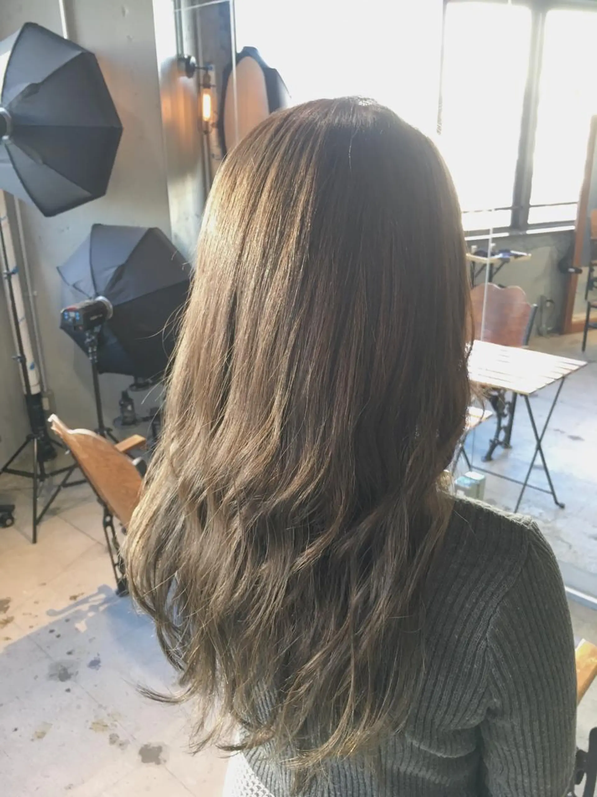 ロング カラー パーマ ブリーチ グレージュ ブリーチなしカラー 代表 中島貴志のヘアスタイル