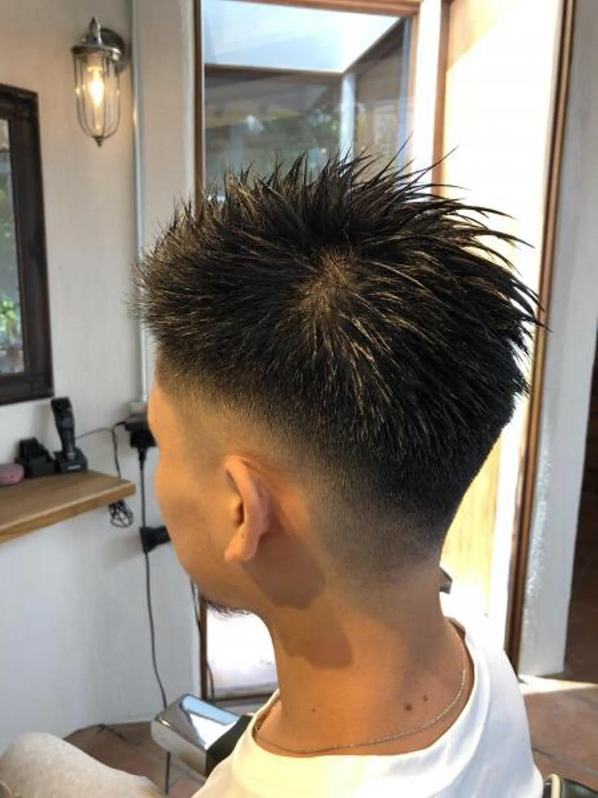 ショート メンズ フェードカット スキンフェード カット 冨士川 英樹のヘアスタイル