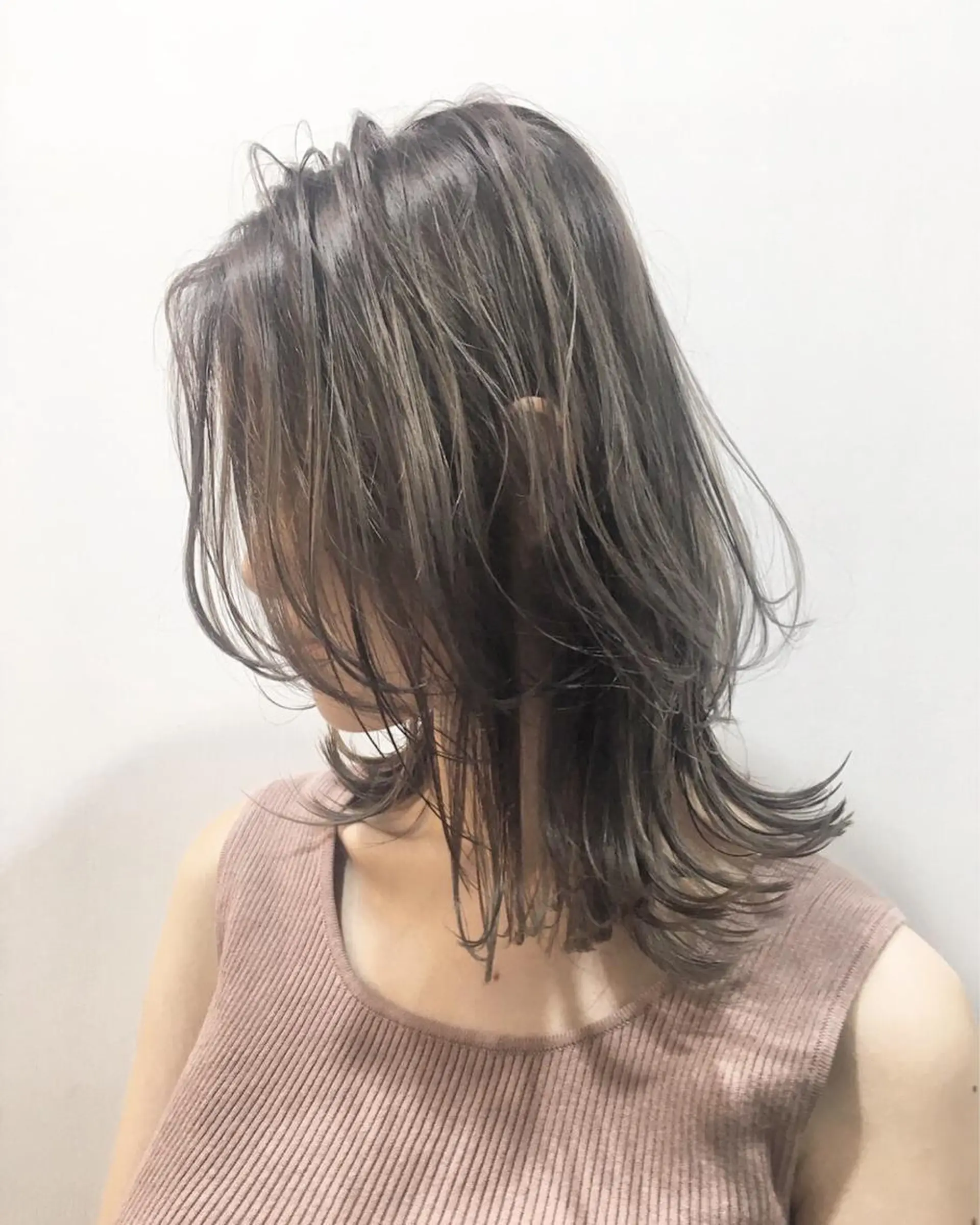 ミディアム カット ヘアカラー トリートメント テディ teddyのヘアスタイル
