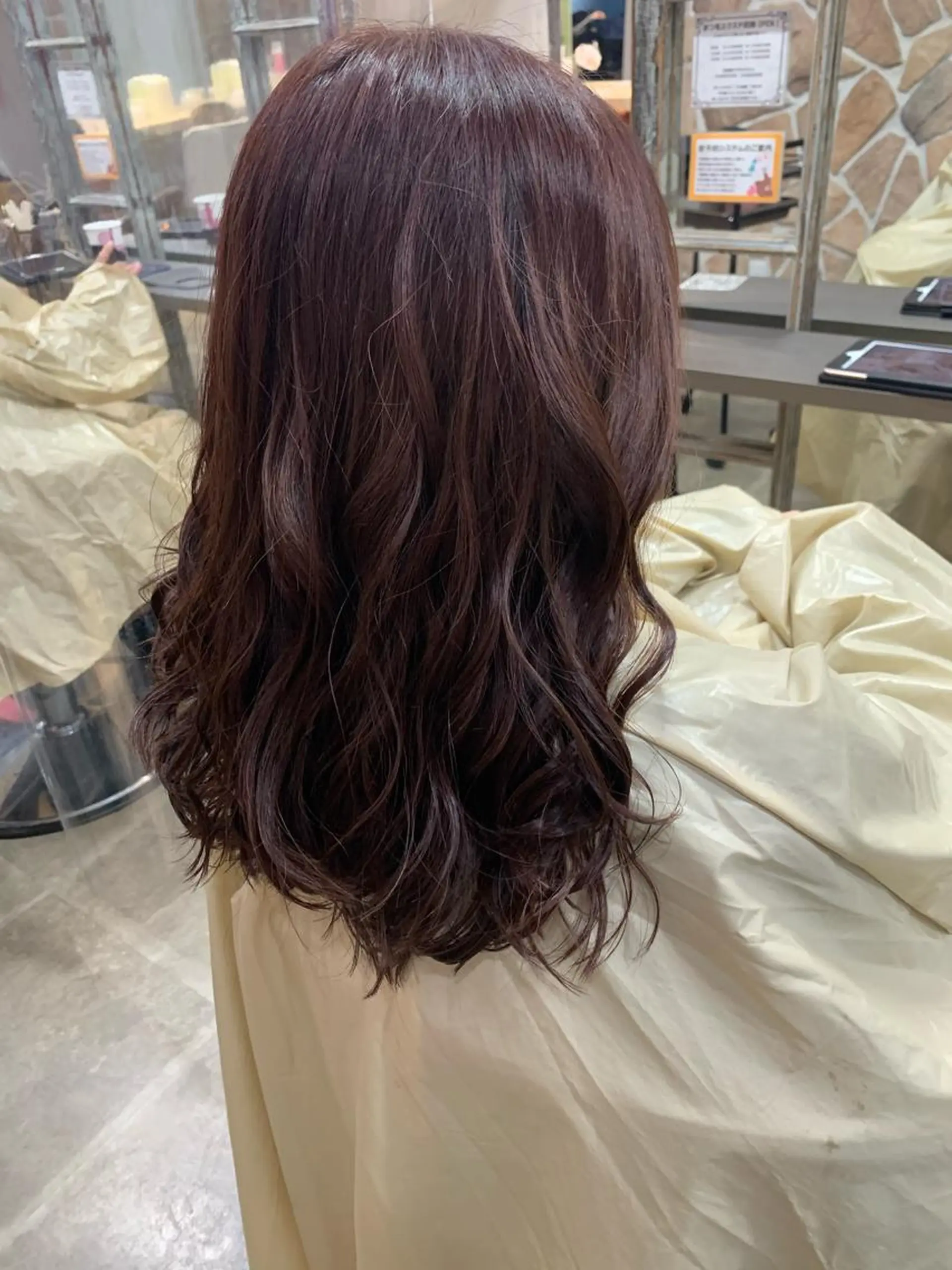 セミロング ヘアカラー ヲタク美容師 店長　上原のヘアスタイル