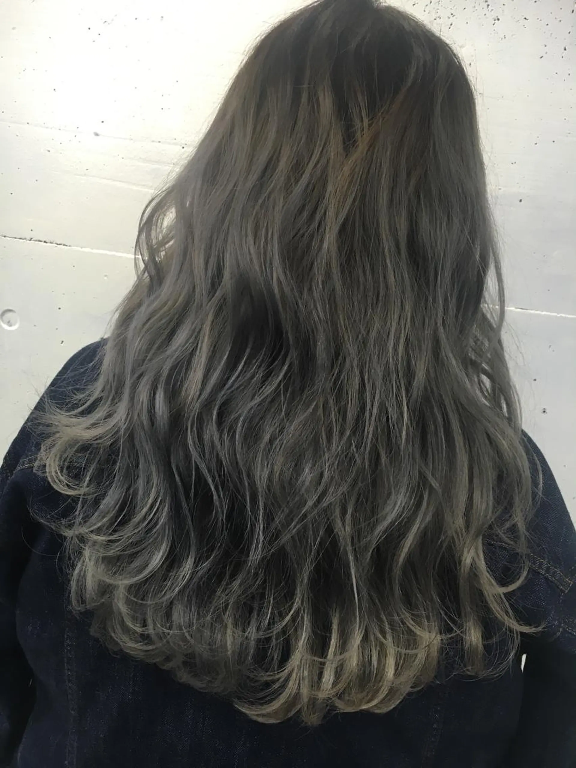 ロング カラー ブラウンカラー グラデーションカラー UNDER vr 【アンダーバー】のヘアスタイル