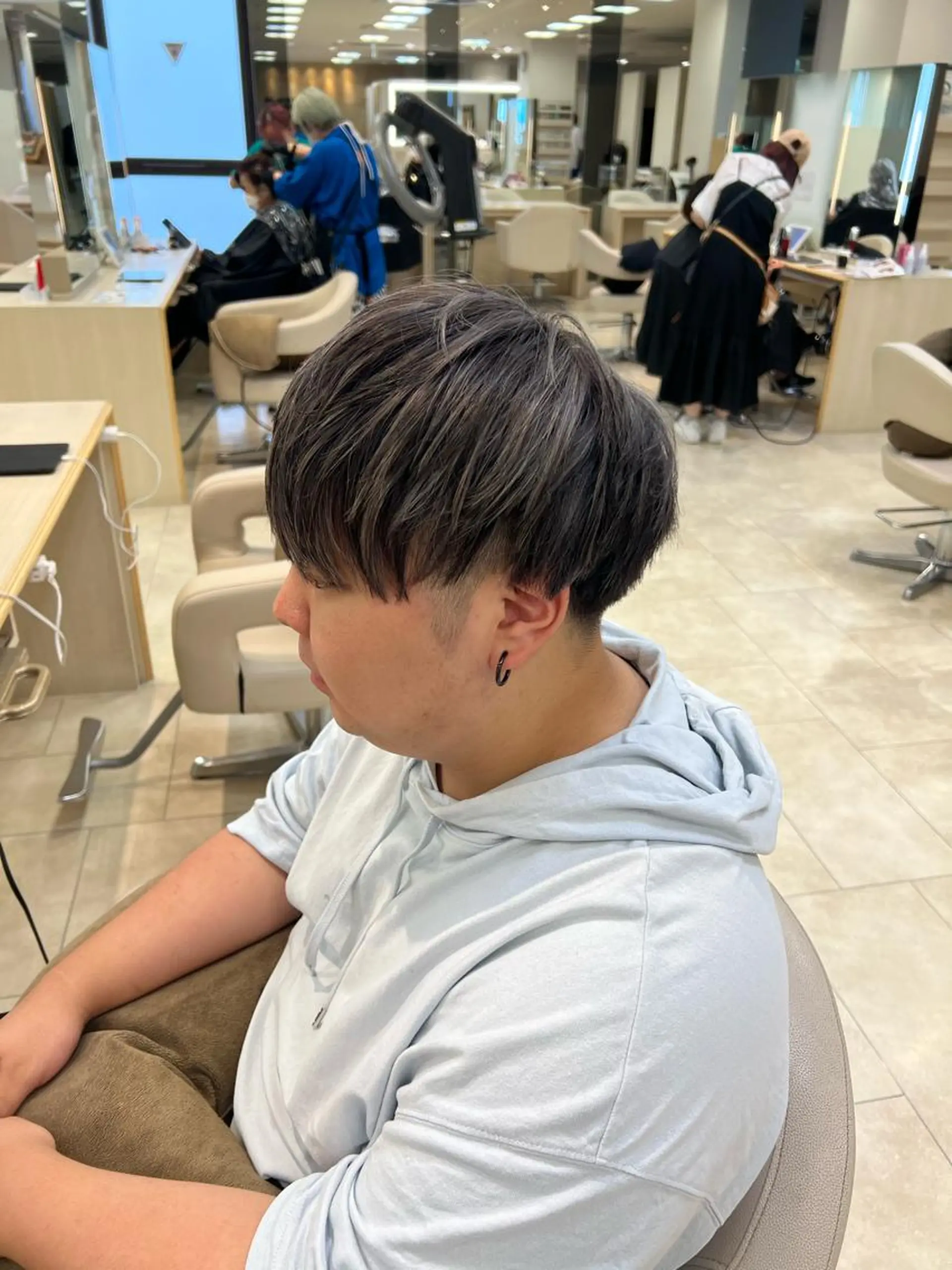 ショート カラー ヘアカラー ハイトーン/ウルフ /レイヤー/坂野幸伸のヘアスタイル