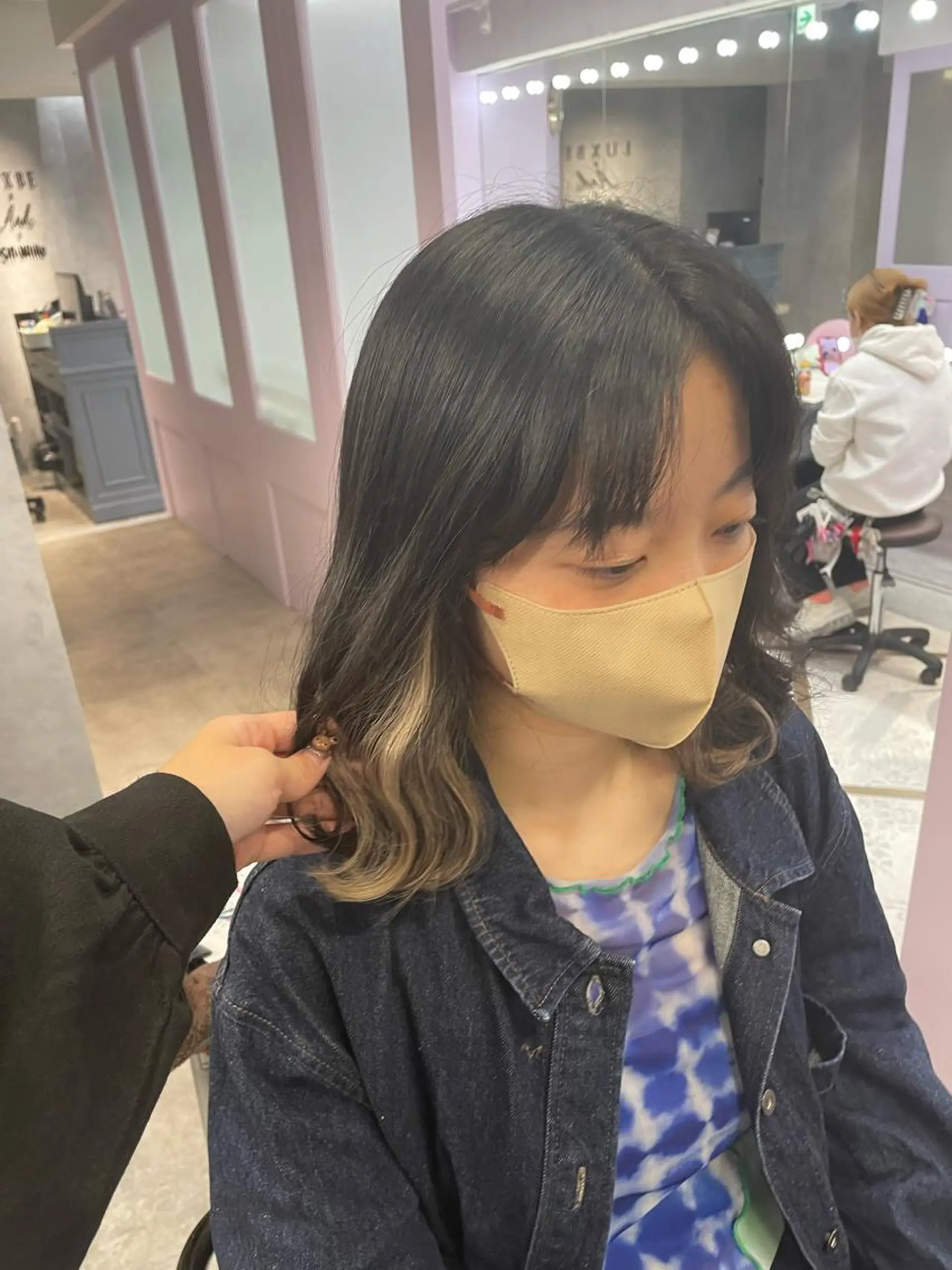 ミディアム Cielro/ダブル カラー/西田咲希のヘアスタイル