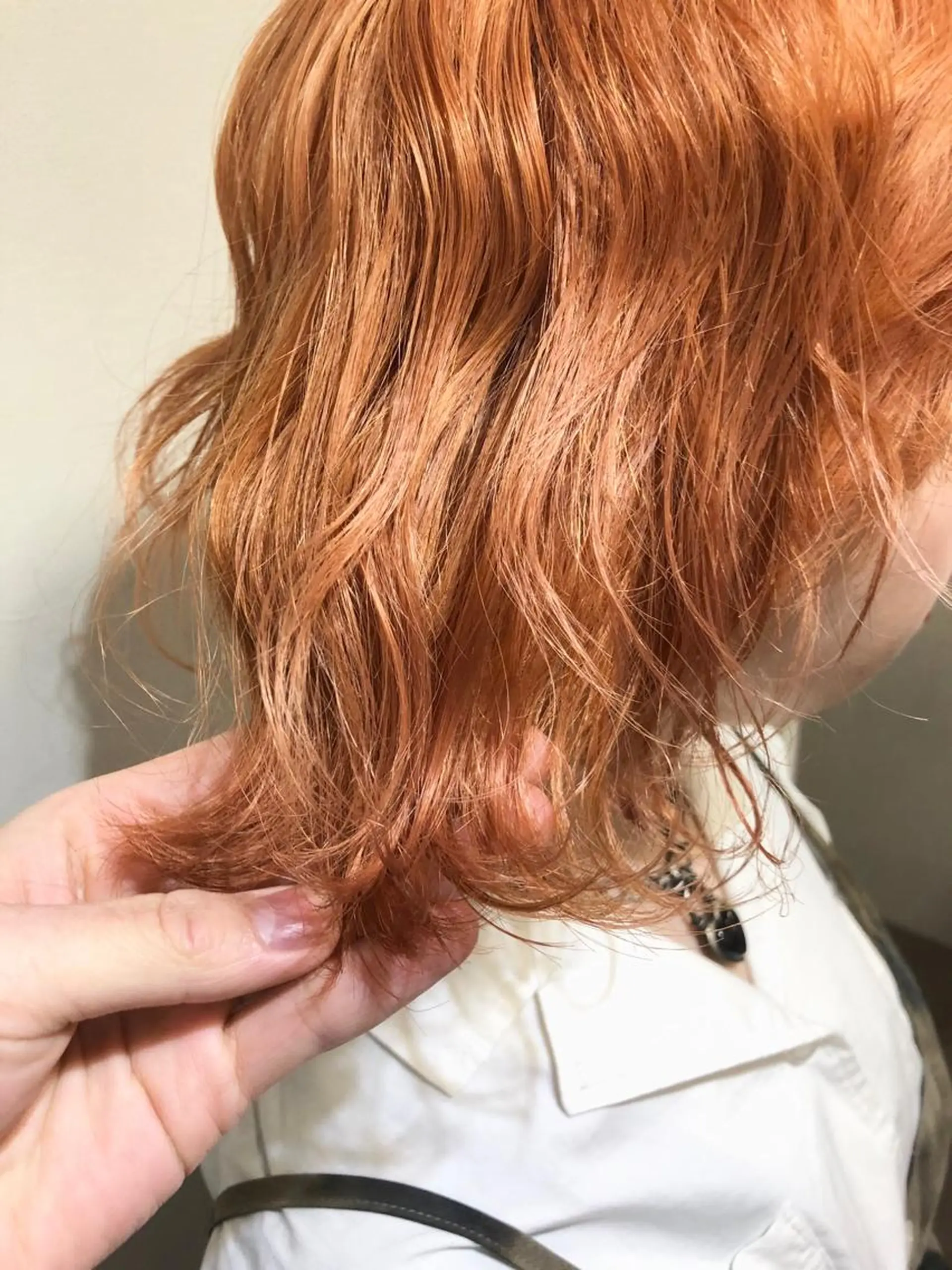 ミディアム カラー ブリーチ オレンジ ヘアカラー 千葉 郁也のヘアスタイル