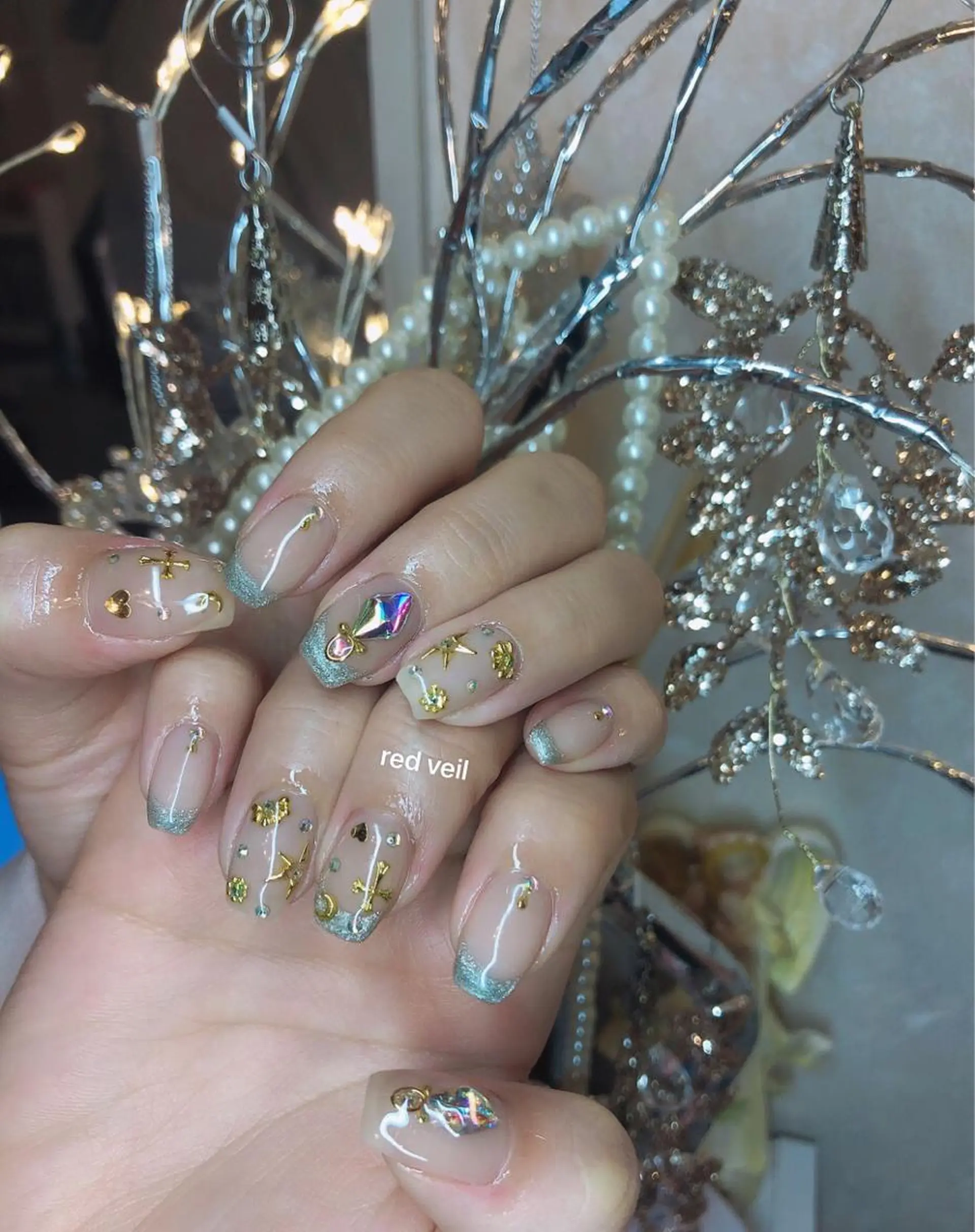 ミディアム ネイル ハンドネイル 長さ出し専門 nynaのネイルデザイン