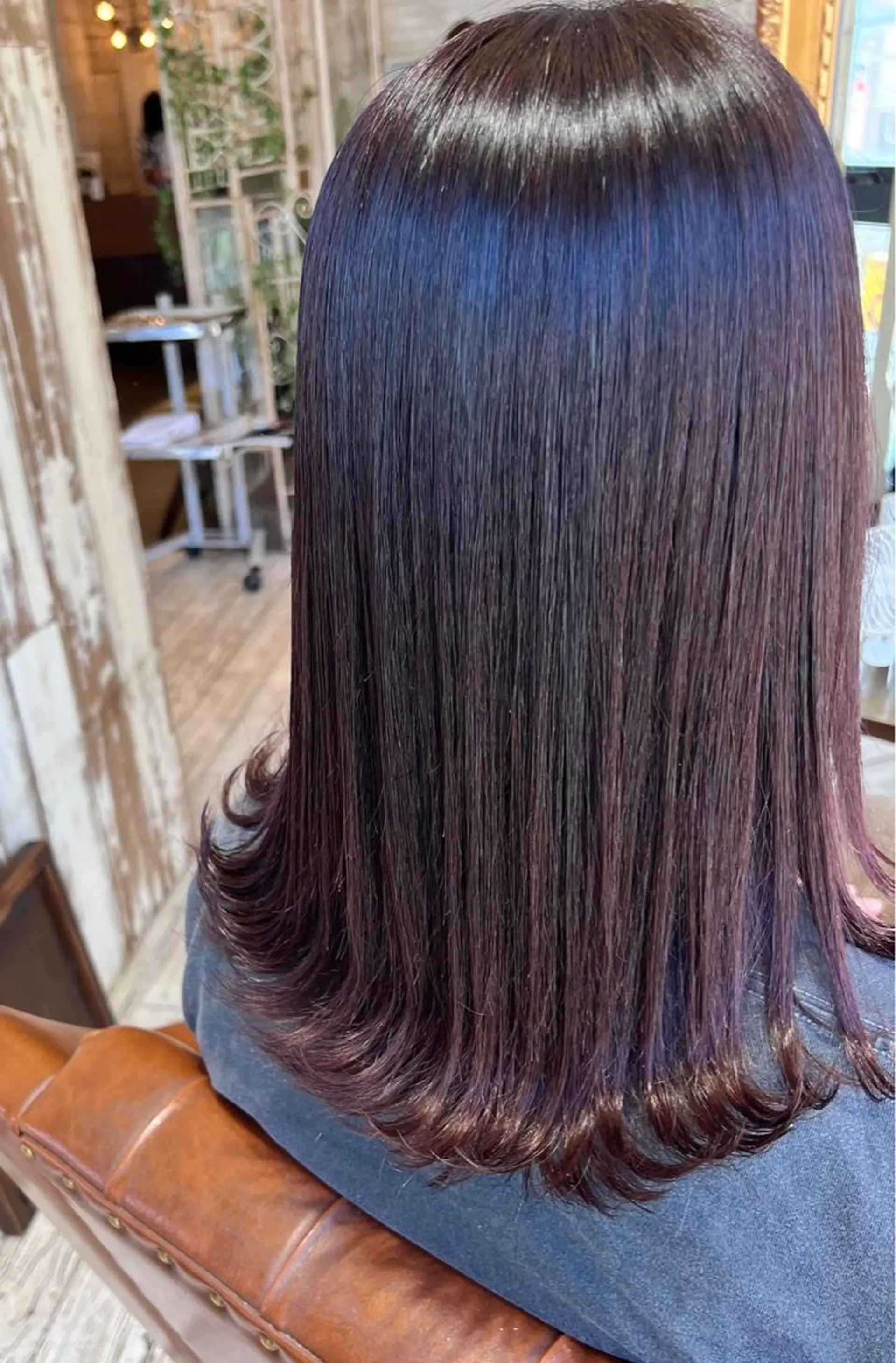 セミロング カラー 美濃 咲穂のヘアスタイル