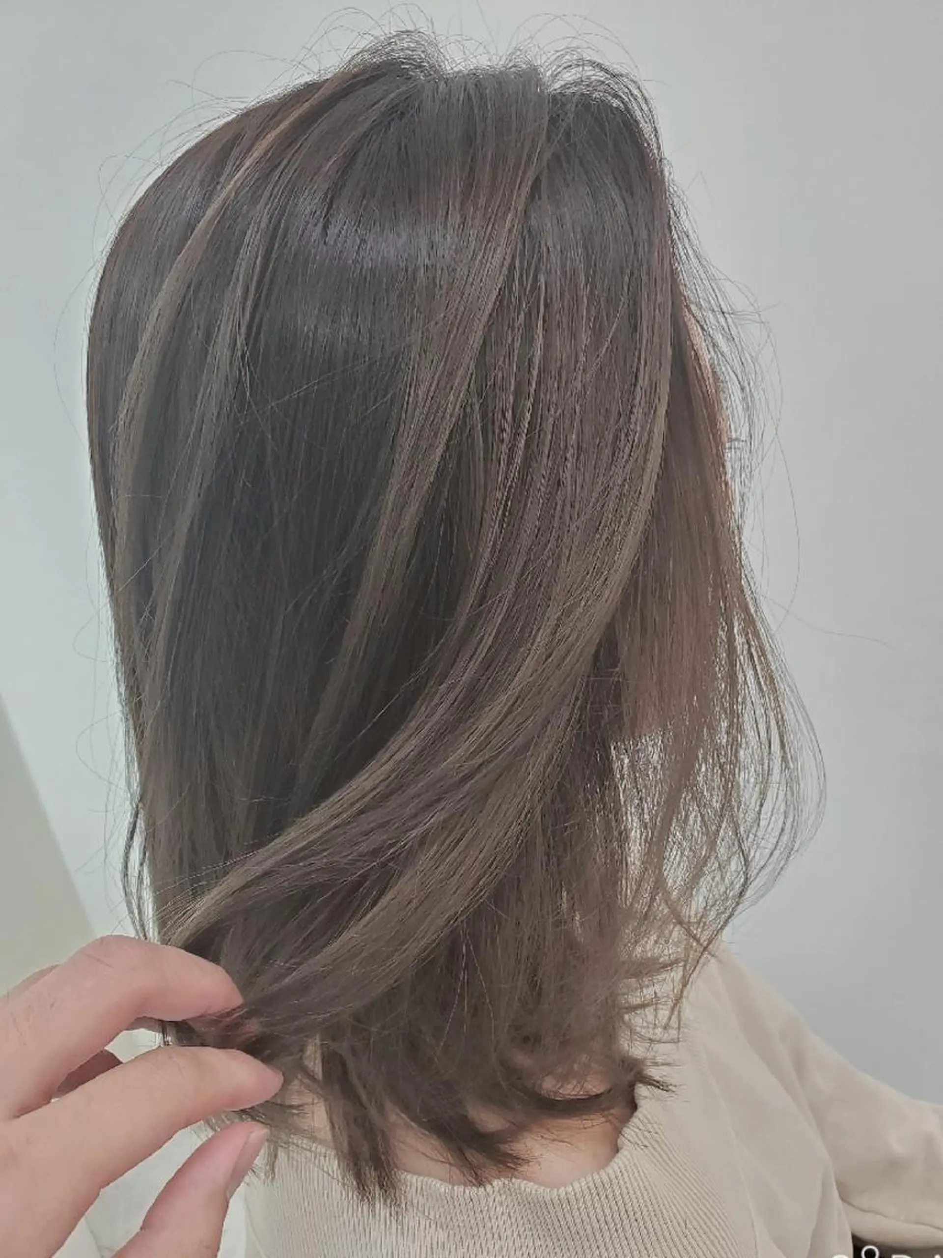 セミロング 外国人風カラー カット ヘアカラー トリートメント 倉持 龍歩のヘアスタイル