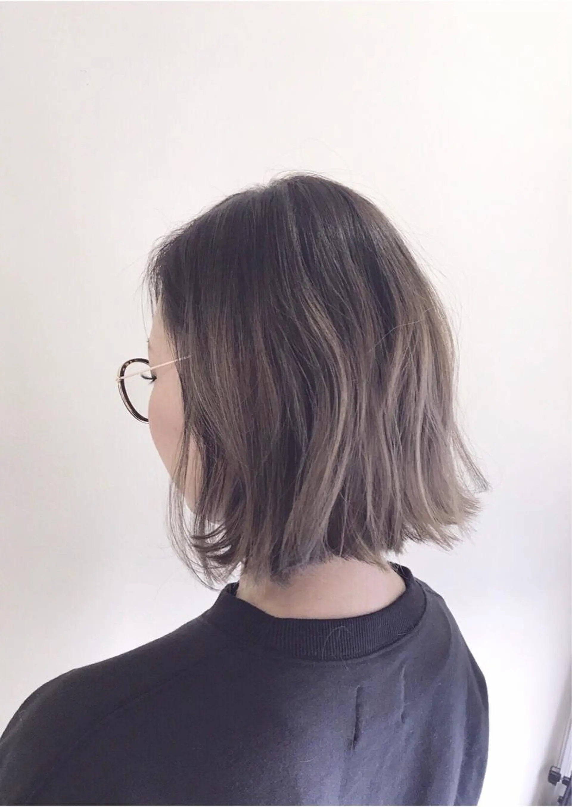 ショート カラー 切りっぱなしボブ グラデーションカラー イルミナカラー ボブ 外ハネヘア ヘアカラー 安井 匡隆のヘアスタイル