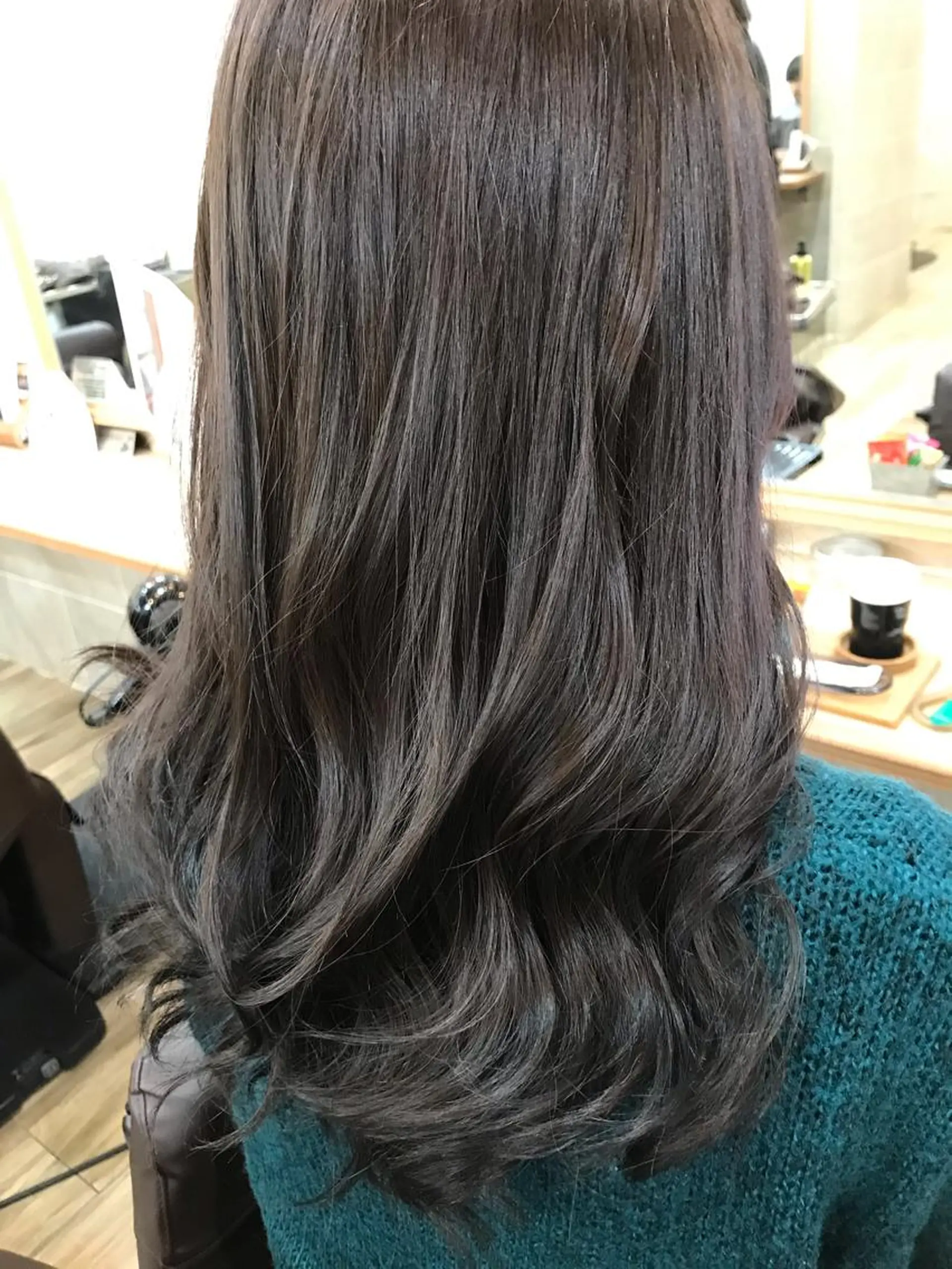 セミロング カラー アッシュ アッシュグレー アッシュグレージュ ブリーチ グレージュ 平尾 拓也のヘアスタイル