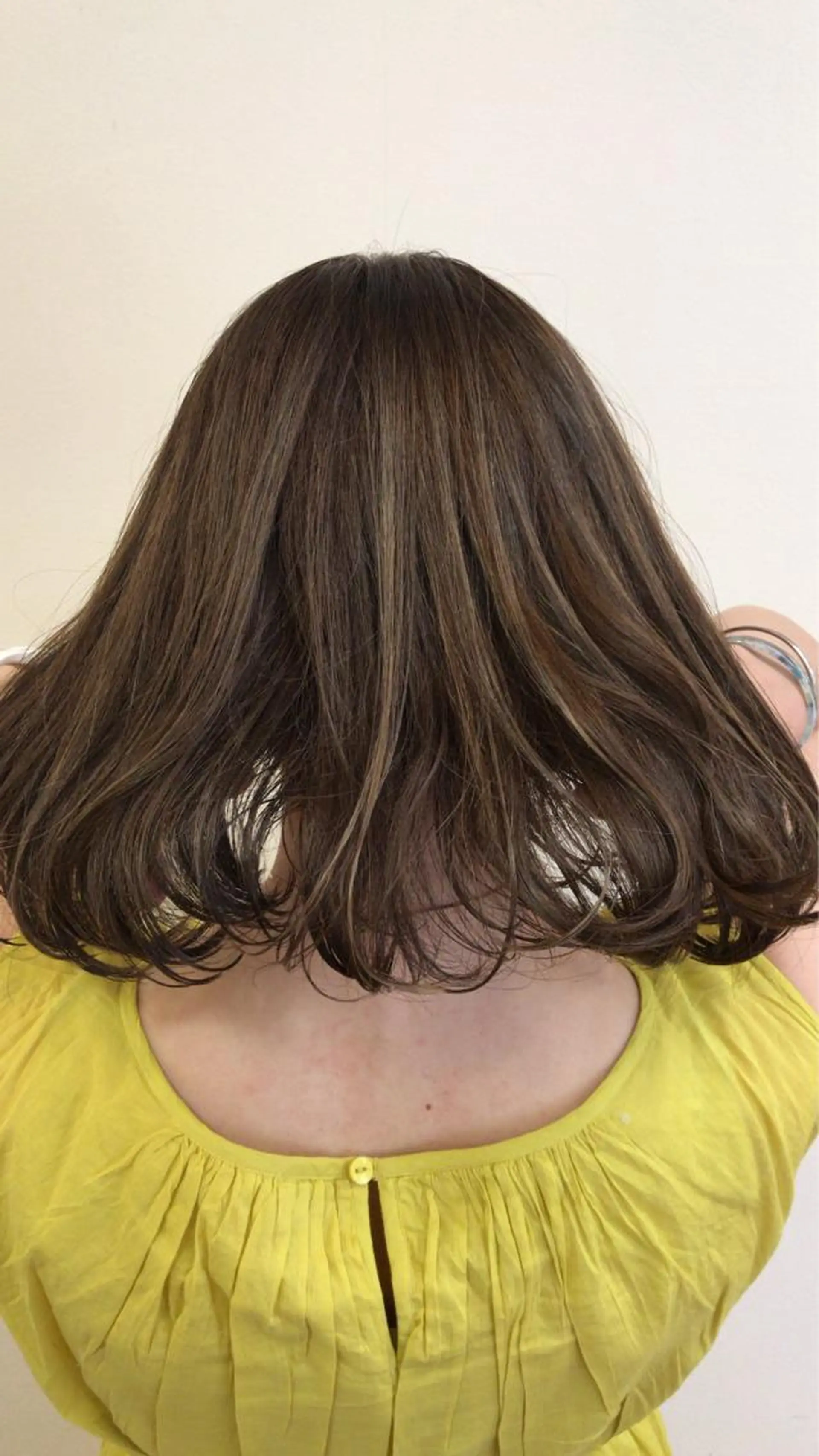 ミディアム ヨシダ トオルのヘアスタイル