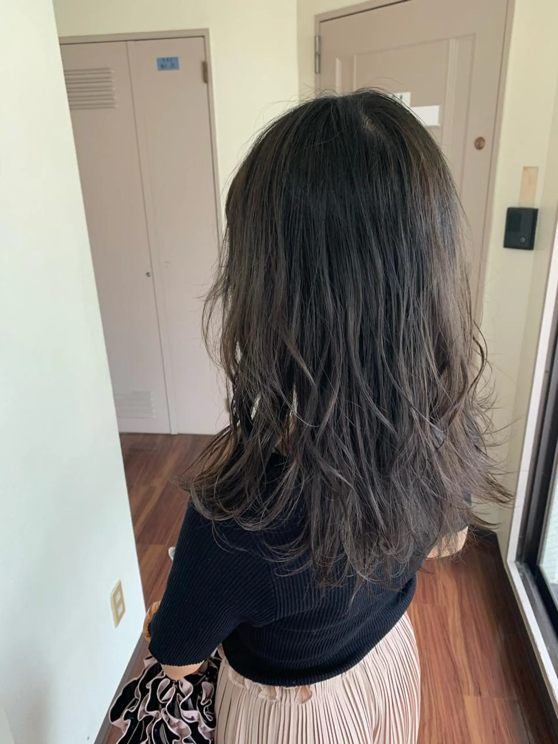 ミディアム カラー パーマ ヘアアレンジ メンズ キッズ ネイル マツエク・マツパ 切りっぱなしヘアボブ ミディアムヘアRYOのヘアスタイル