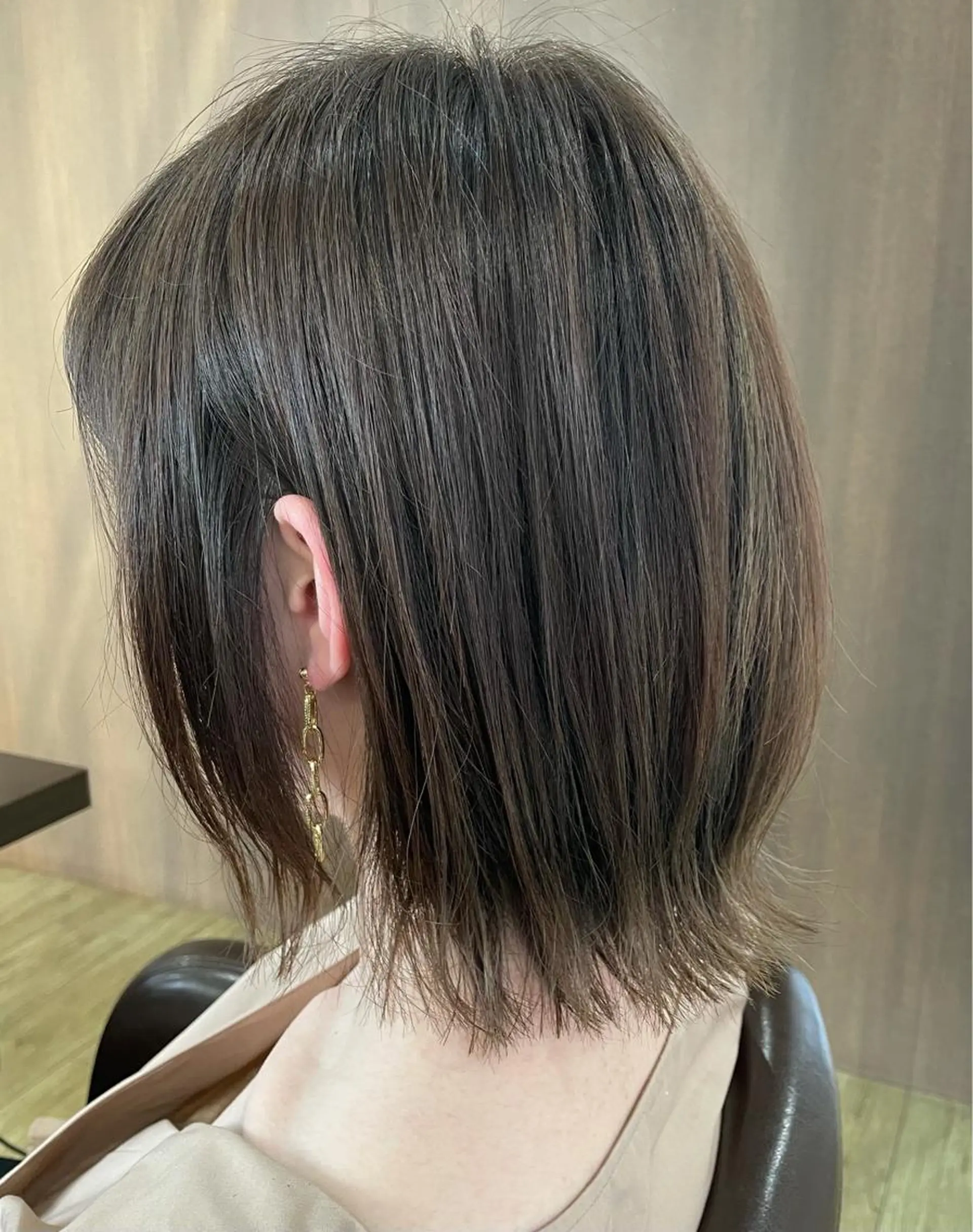 ショート カラー カット 縮毛矯正 トリートメント 岡本 沙帆のヘアスタイル