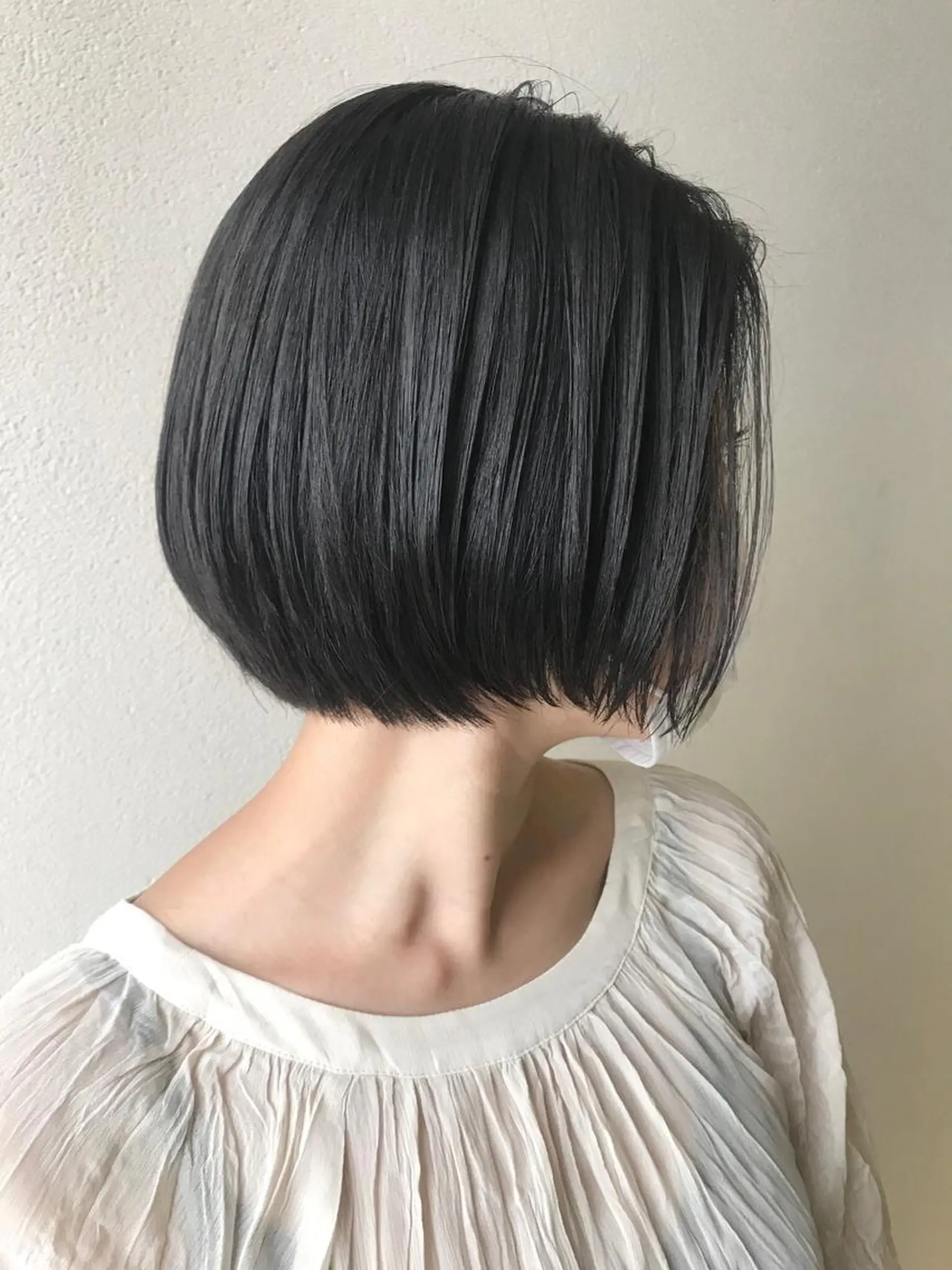 ショート ボブ 沢田 瞳のヘアスタイル