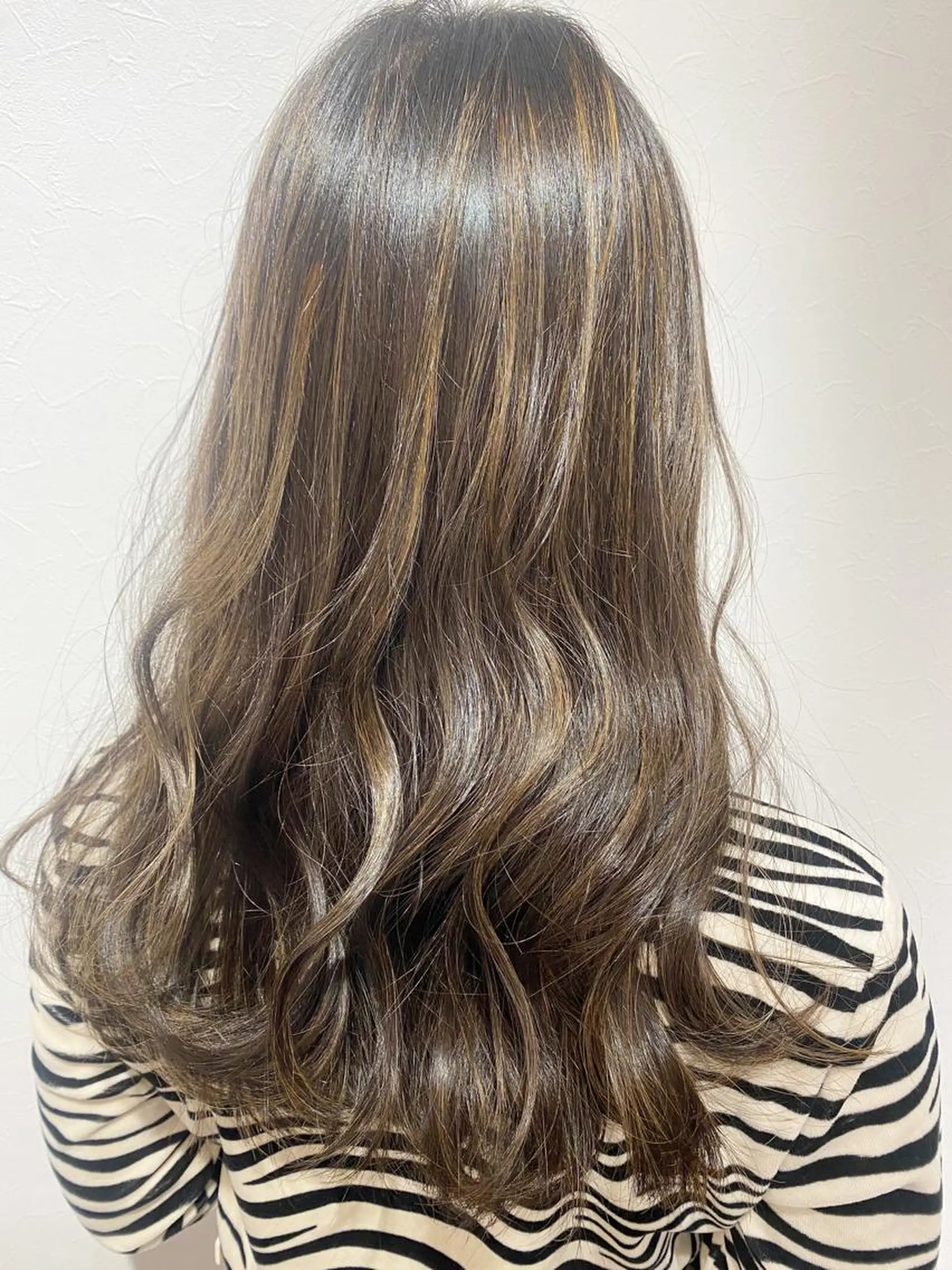 ロング ハイライト 上村 ダイスケのヘアスタイル