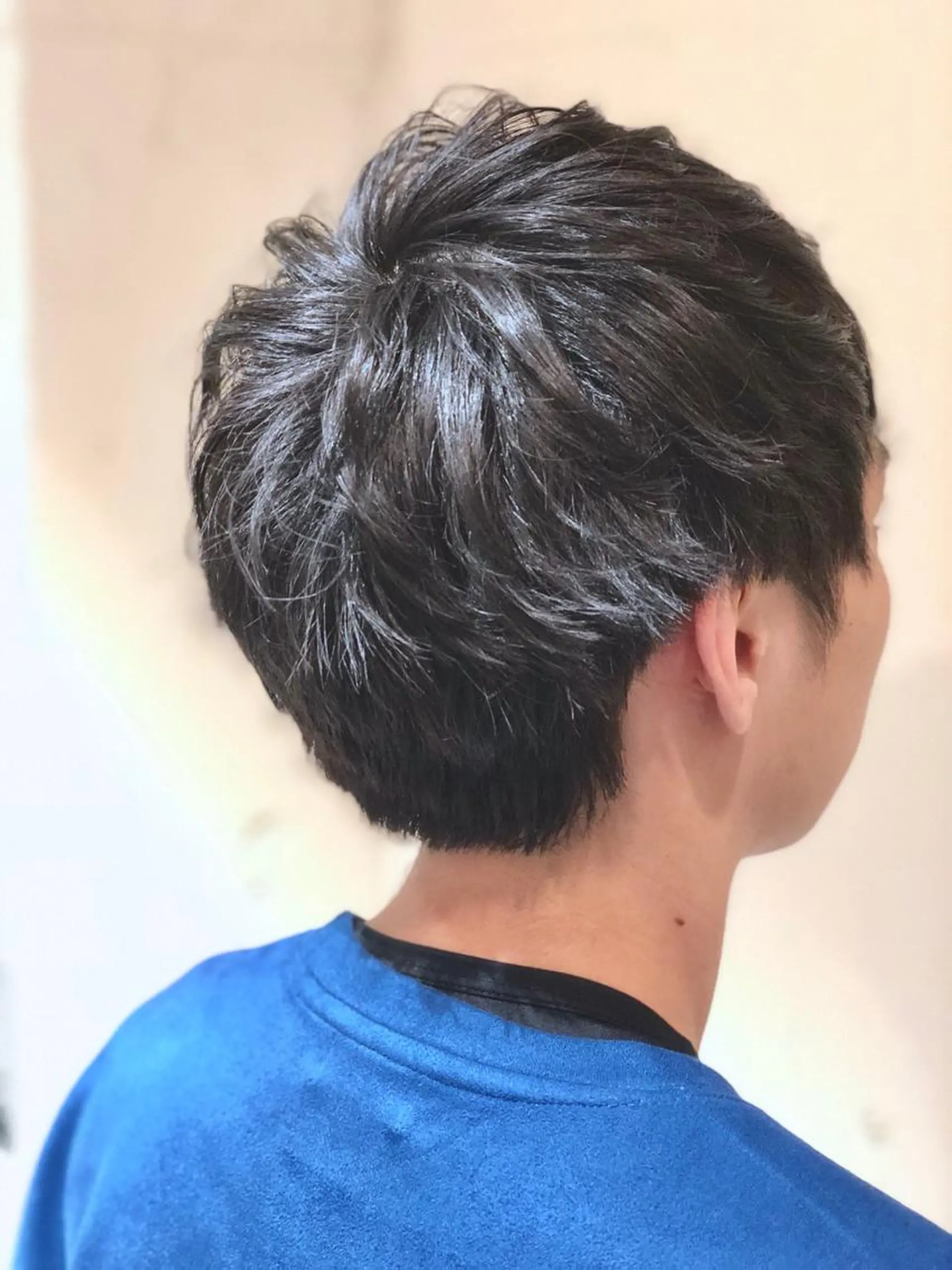 ショート カラー パーマ ヘアアレンジ メンズ メンズバレイヤージュ メンズハイライト メンズパーマ バレイヤージュ 黒髪 【ツヤ髪美容師】 ツダケイスケのヘアスタイル