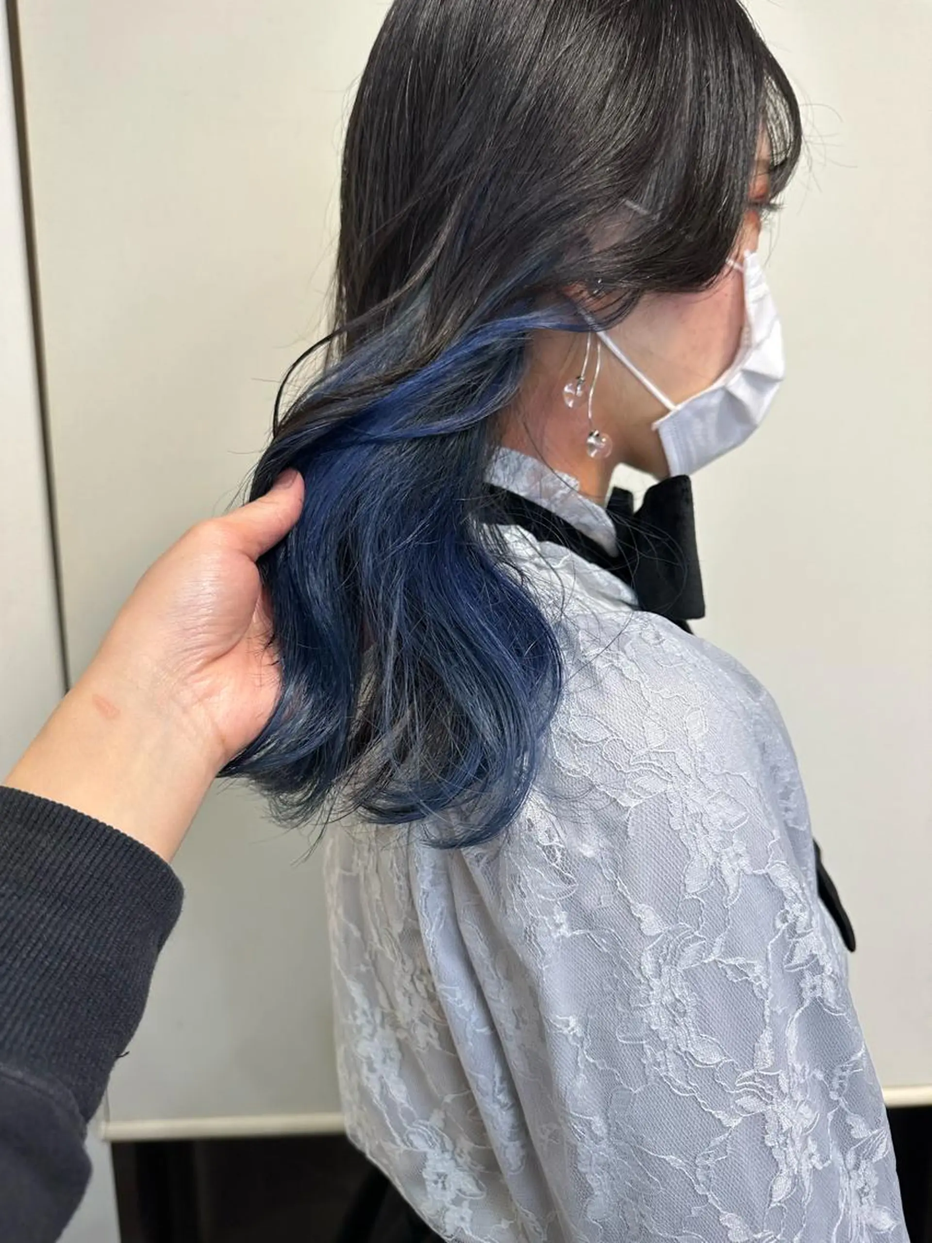 ミディアム カラー ブルーカラー デザインカラー インナーカラー カット ヘアカラー トリートメント peg.hair所属・ブリーチカラー🫧 森　凪沙のヘアスタイル