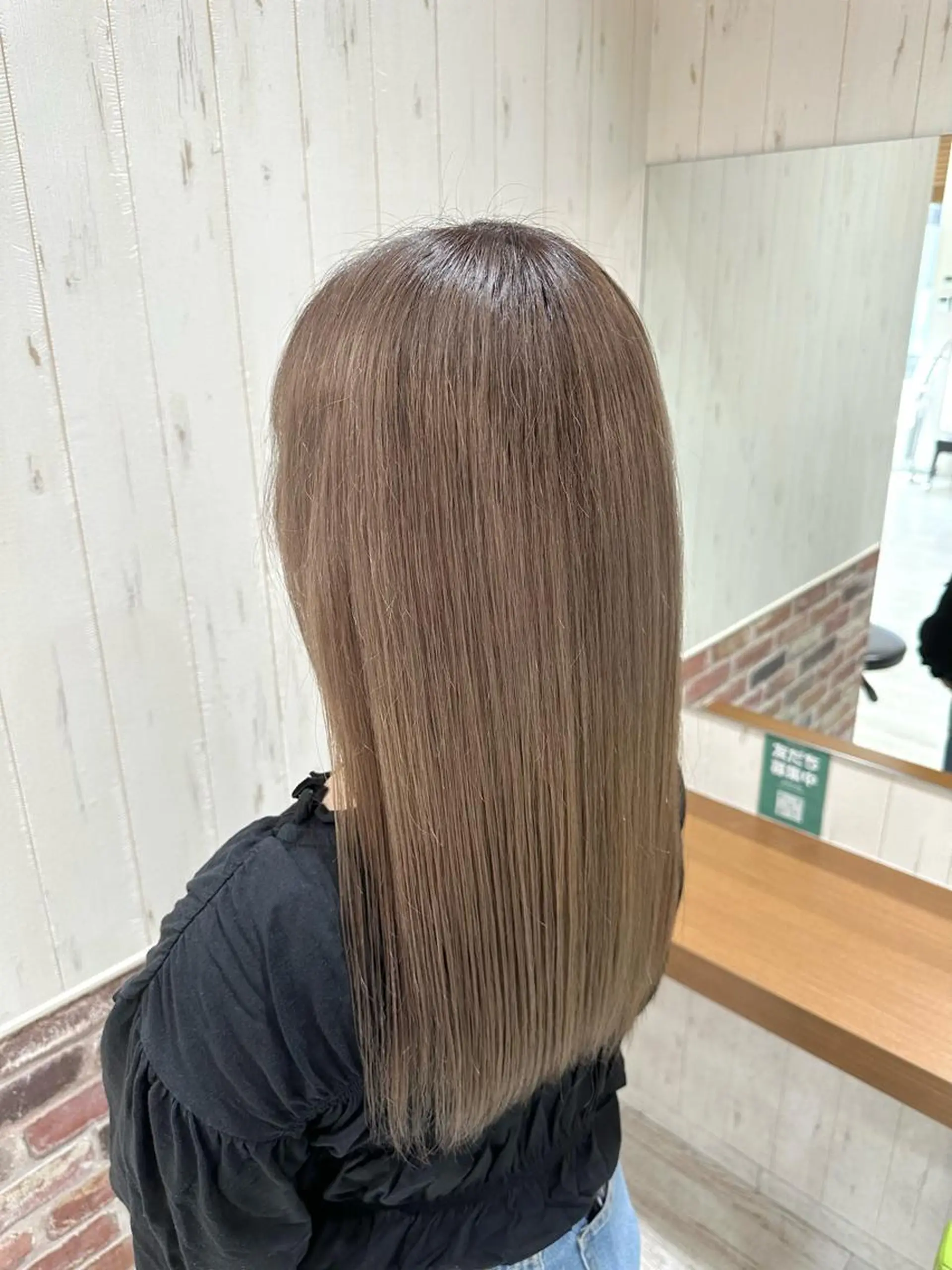 ロング カラー ブリーチ ケアブリーチ ダブルカラー イヤリングカラー ハイライトカラー ヘアカラー 中嶋 紘夢のヘアスタイル