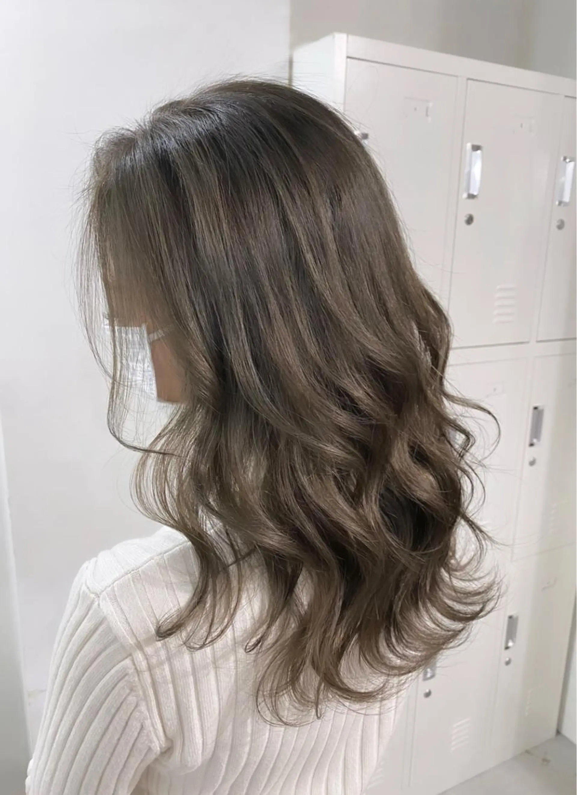 セミロング カラー カット ヘアカラー 👑圧倒的カラー👑 佐々木祐希のヘアスタイル