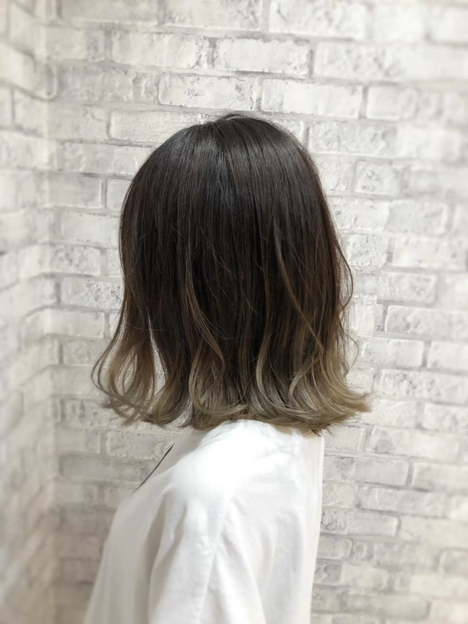 ショート カラー ヘアアレンジ 切りっぱなしボブ ベージュカラー グラデーションカラー ボブ カット ヘアカラー トリートメント 秋山 幸太のヘアスタイル